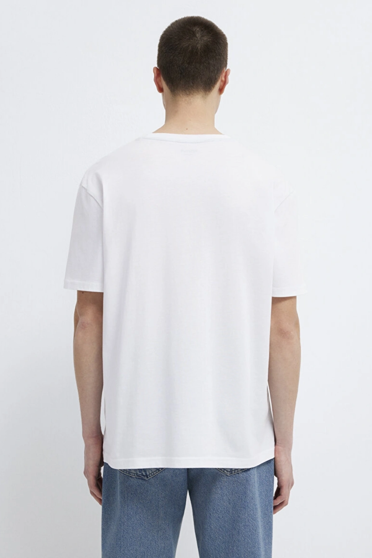 MAVİ LOGO NAKIŞLI TİŞÖRT Beyaz