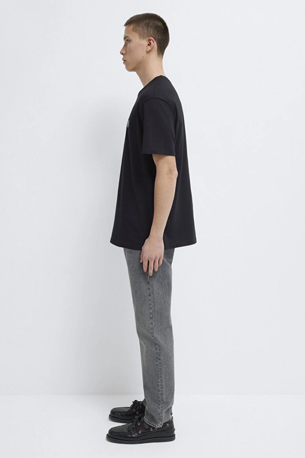 MAVİ LOGO NAKIŞLI TİŞÖRT Siyah