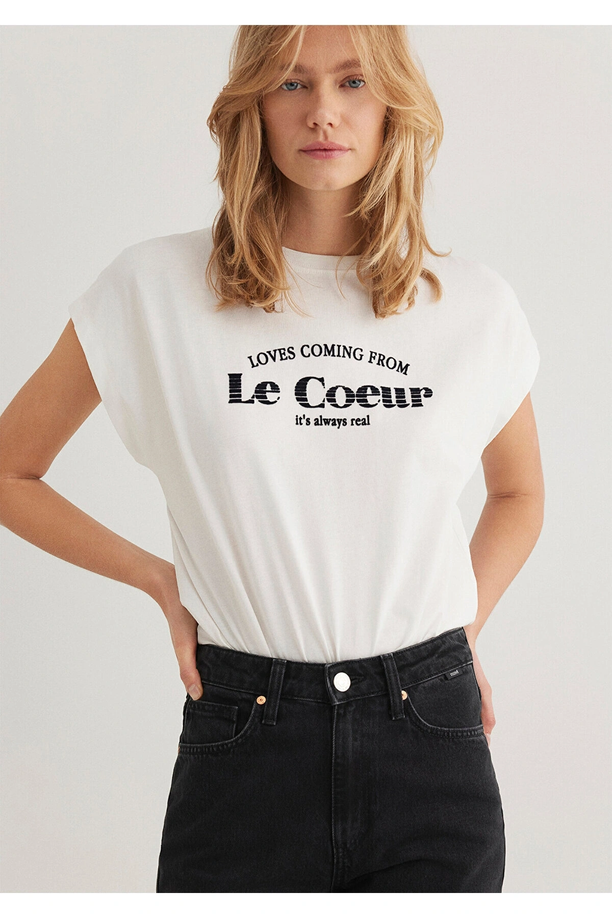 Mavi Baskılı Beyaz Tişört Regular Fit / Normal Kesim