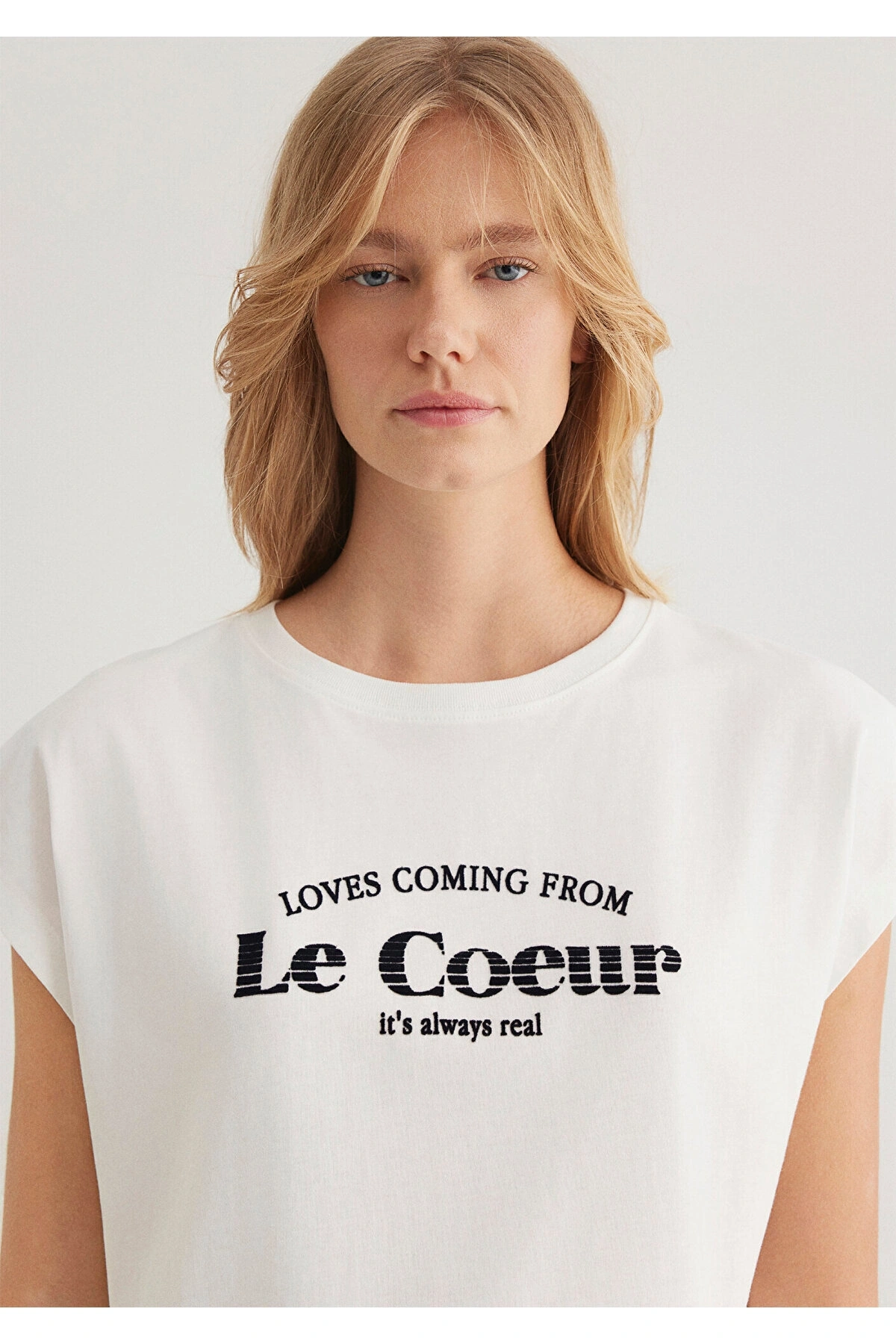 Mavi Baskılı Beyaz Tişört Regular Fit / Normal Kesim