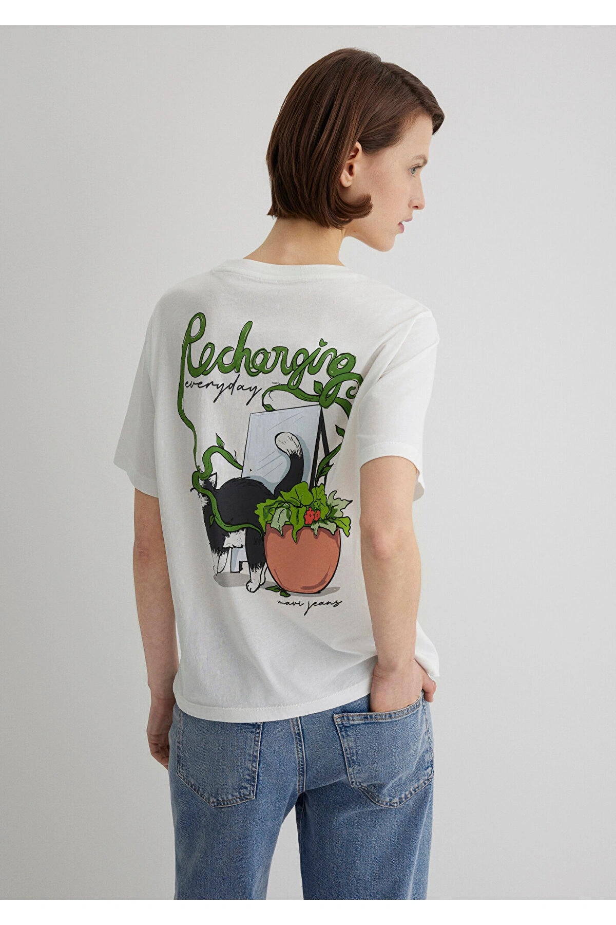 Mavi Kedi Baskılı Ekru Tişört Regular Fit / Normal Kesim