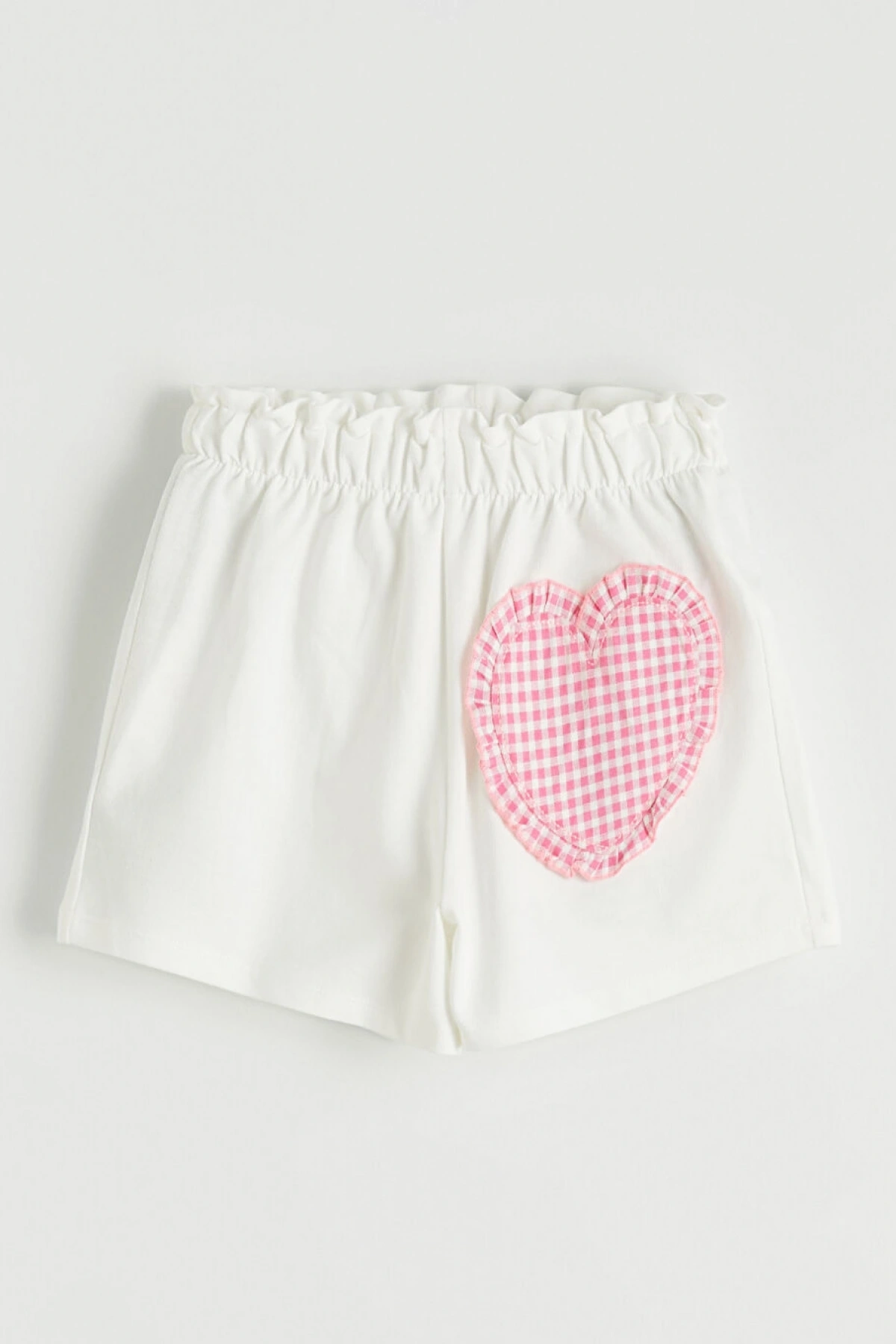LCW Kids Ekru Beli Lastikli Kalp Detaylı Kız Çocuk Şort