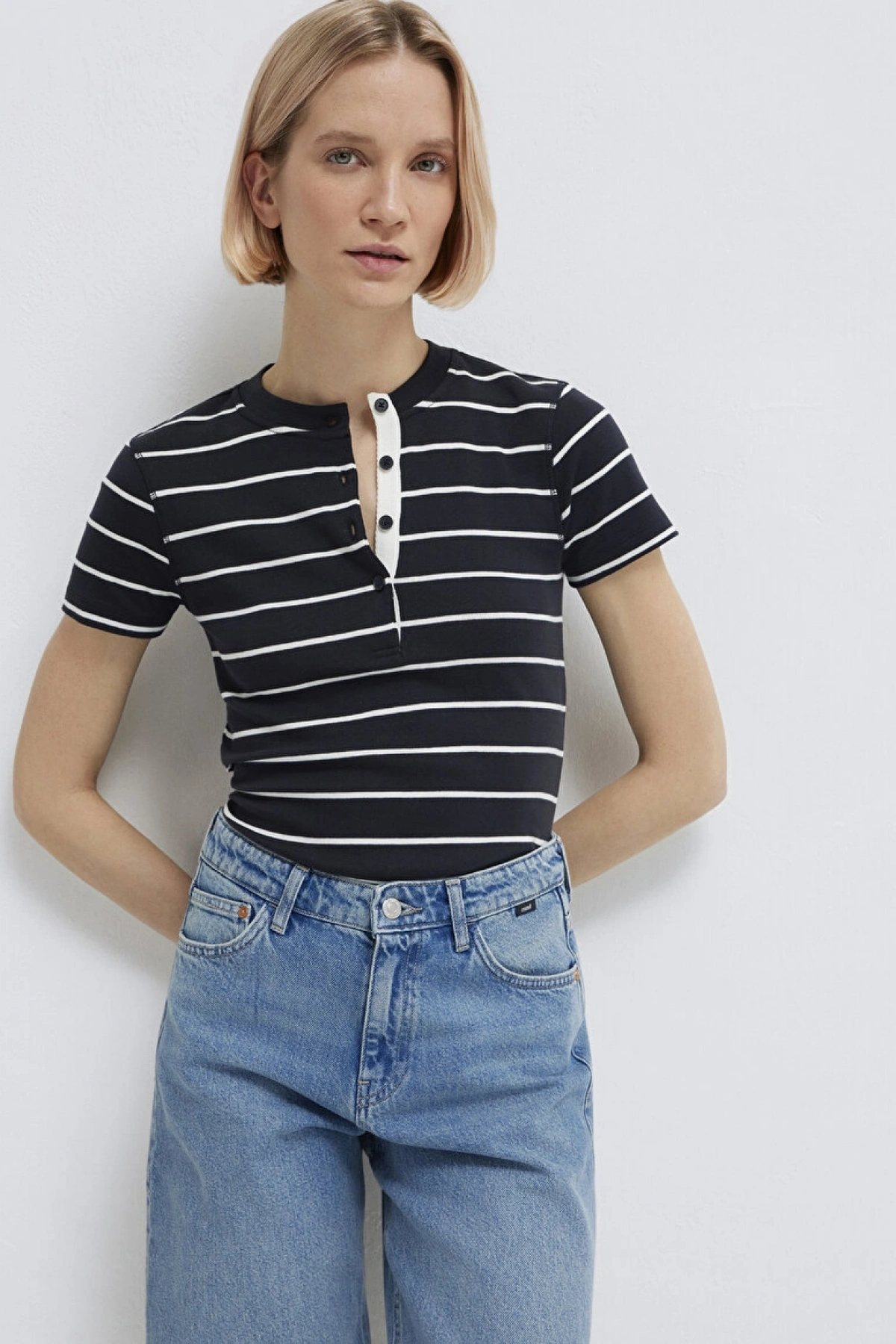 MAVİ Yarı Düğmeli Çizgili Lacivert Tişört