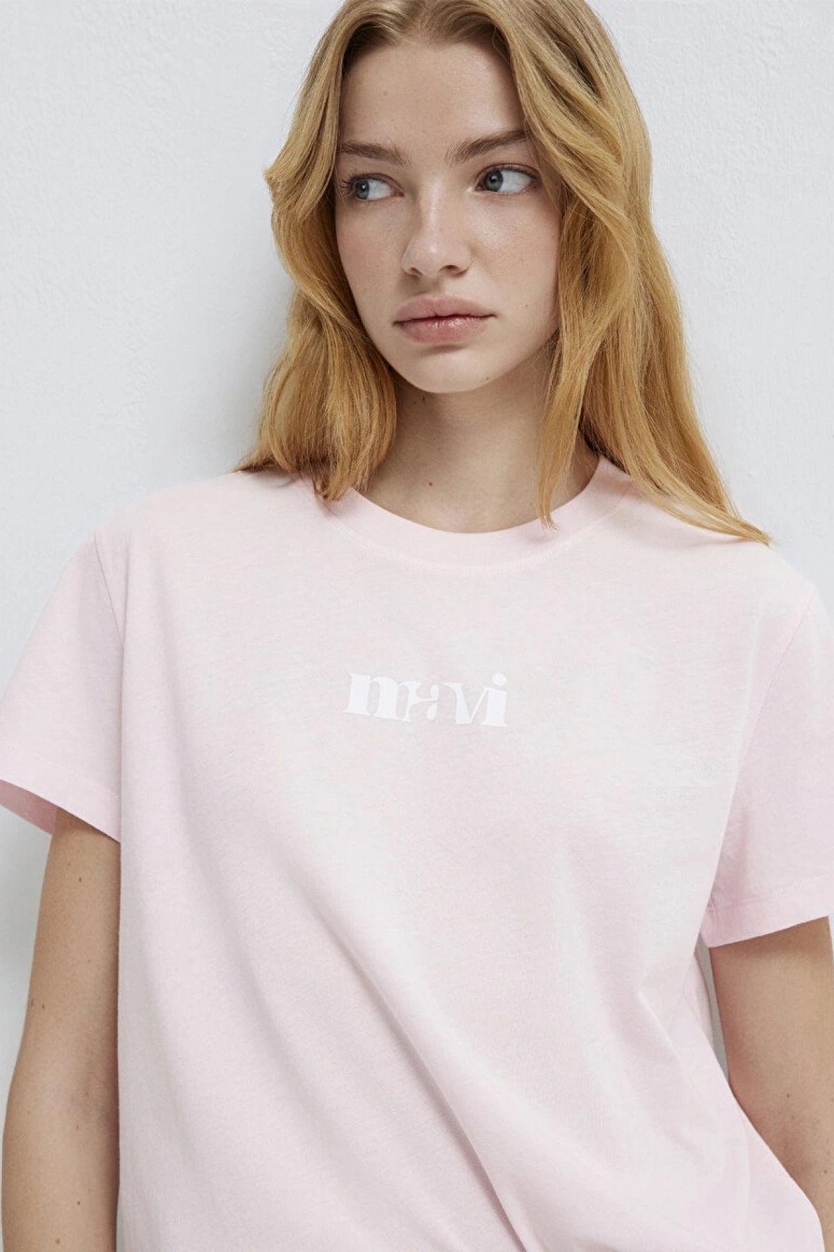 Mavi Logo Baskılı Pembe Tişört