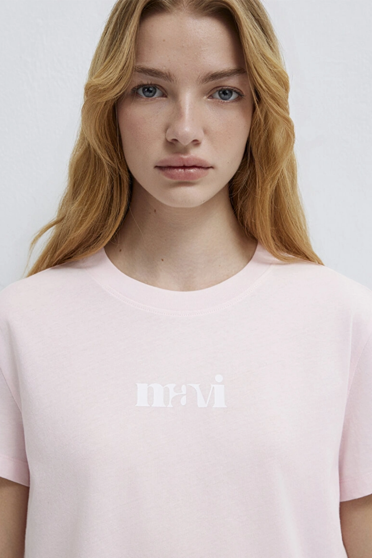 Mavi Logo Baskılı Pembe Tişört