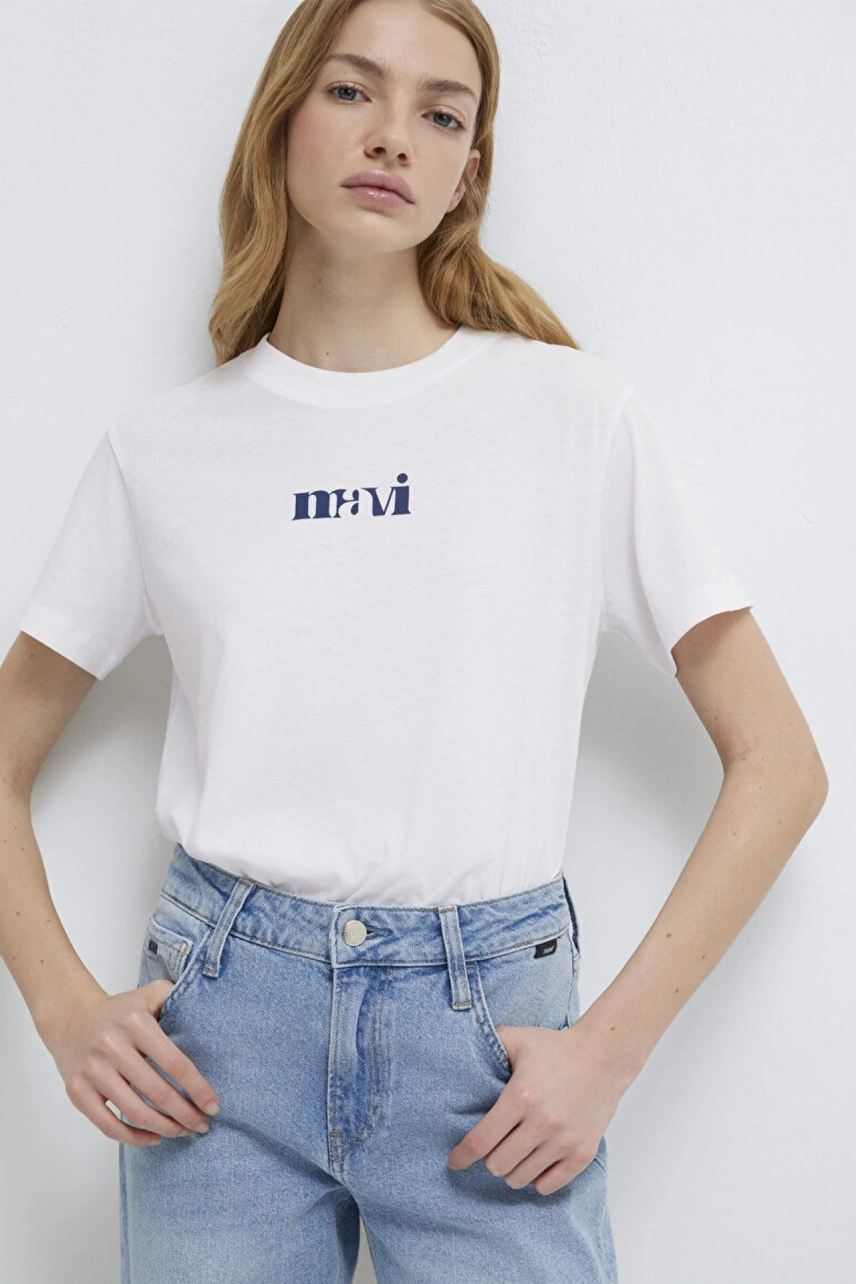 Mavi Baskılı Beyaz Tişört