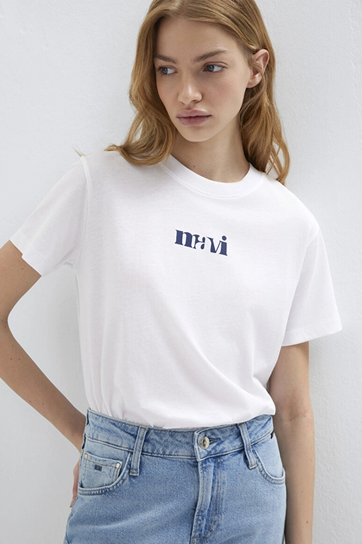 Mavi Baskılı Beyaz Tişört