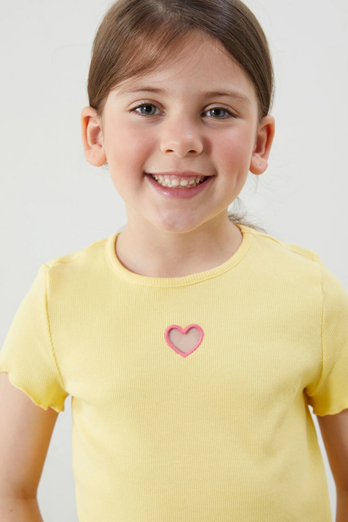 LCW Kids Bisiklet Yaka Nakışlı Kaşkorse Kız Bebek Tişört