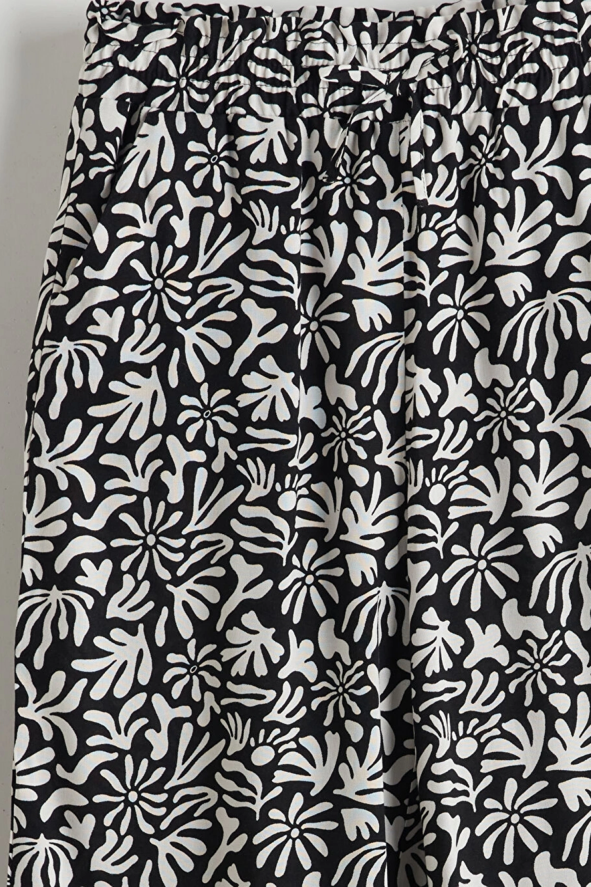 LCW Kids Siyah Beli Lastikli Kız Çocuk Pantolon