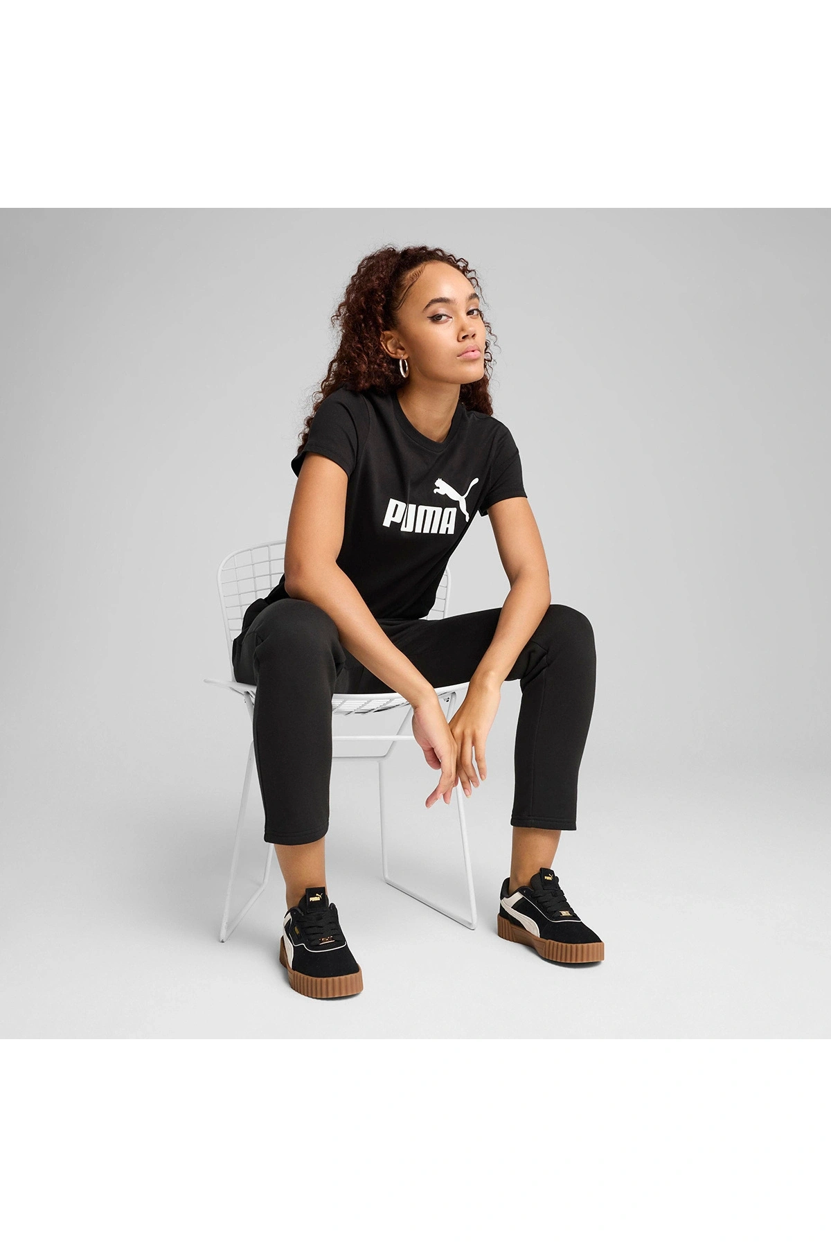 PUMA Kadın pamuklu tişört Puma Ess No. 1 Logo Tişört SİYAH