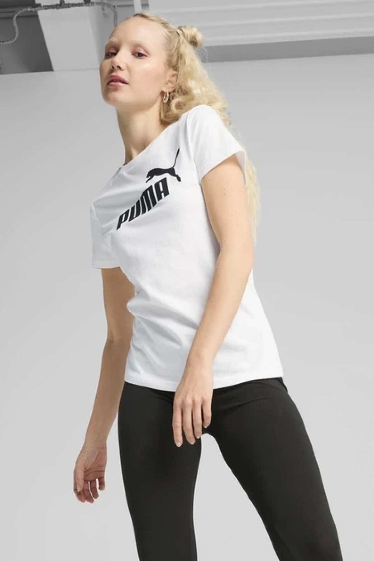 PUMA Kadın pamuklu tişört Puma Ess No. 1 Logo Tişört BEYAZ