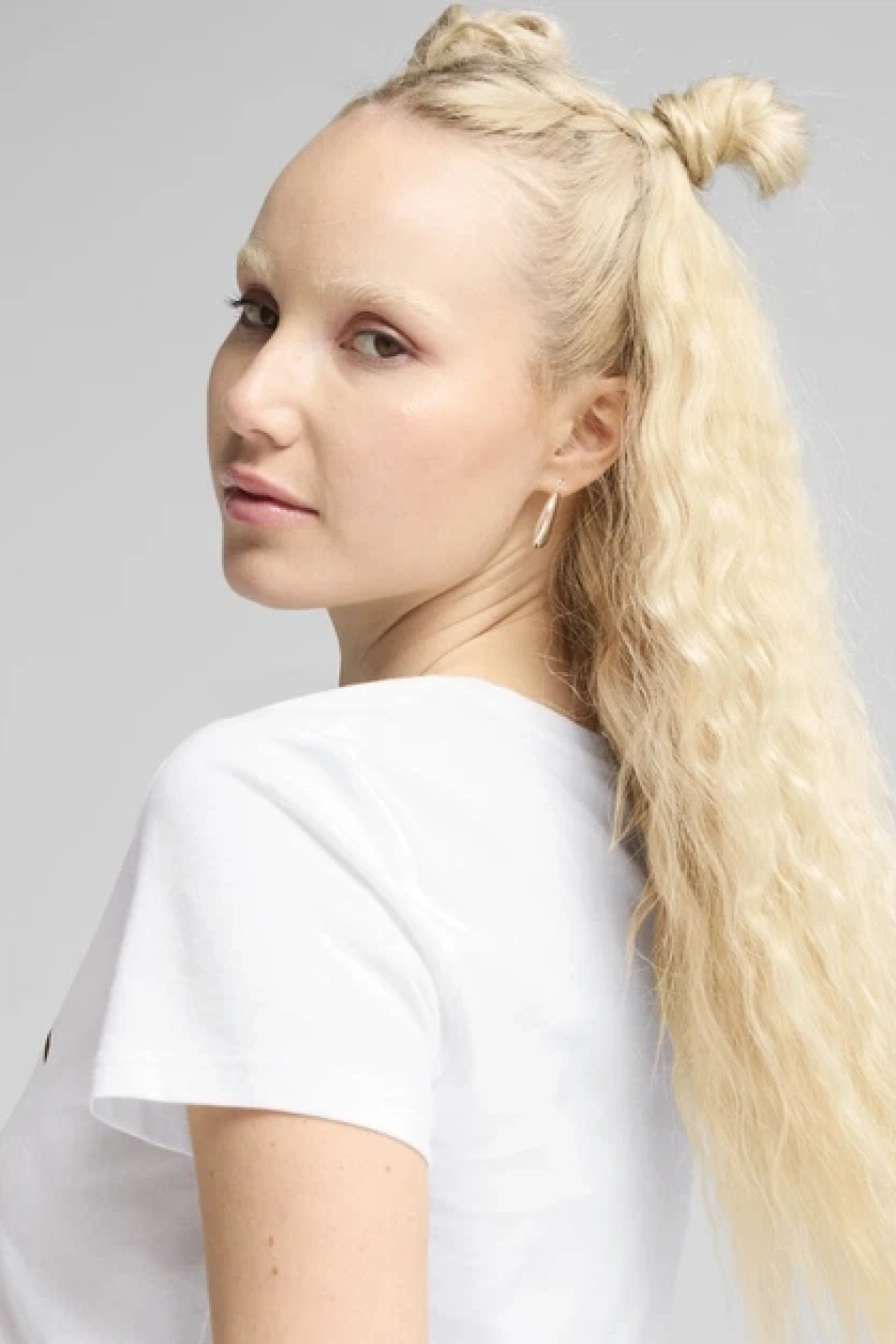 PUMA Kadın pamuklu tişört Puma Ess No. 1 Logo Tişört BEYAZ