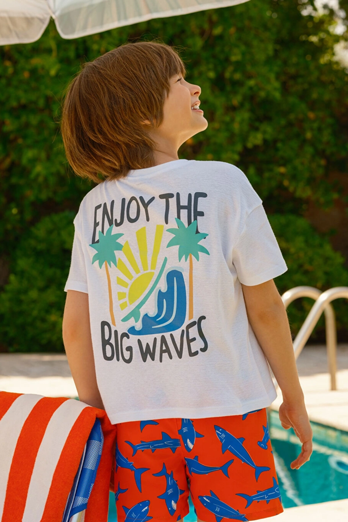 LCW Kids Beyaz Bisiklet Yaka Baskılı Erkek Çocuk Tişört