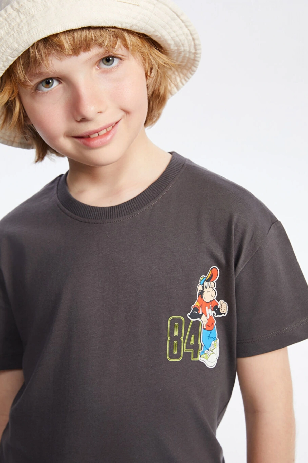 LCW Kids Antrasit Efsane Maymun Baskılı Erkek Çocuk Tişört