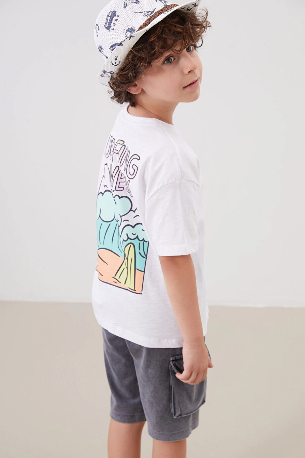 LCW Kids Beyaz Bisiklet Yaka Yazı Baskılı Erkek Çocuk Tişört