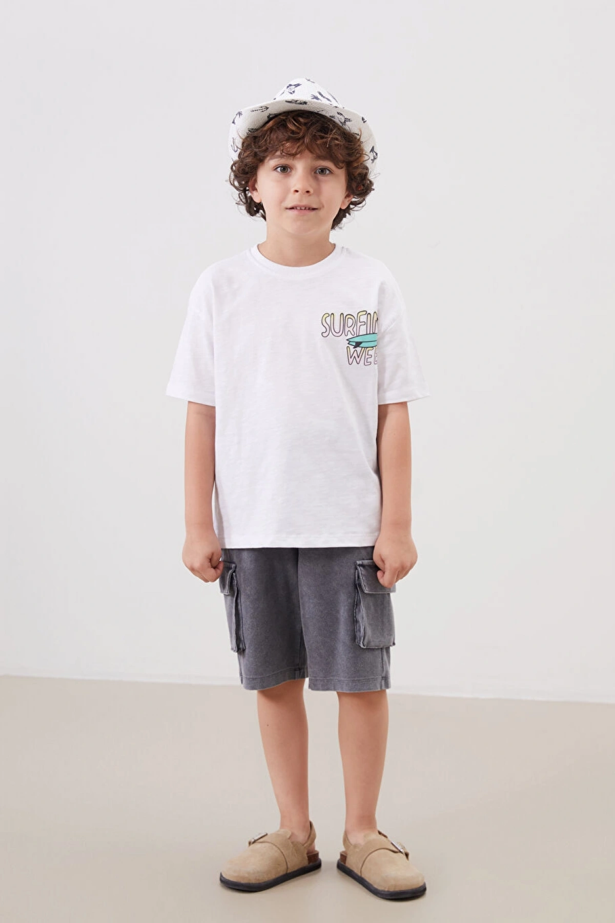 LCW Kids Beyaz Bisiklet Yaka Yazı Baskılı Erkek Çocuk Tişört