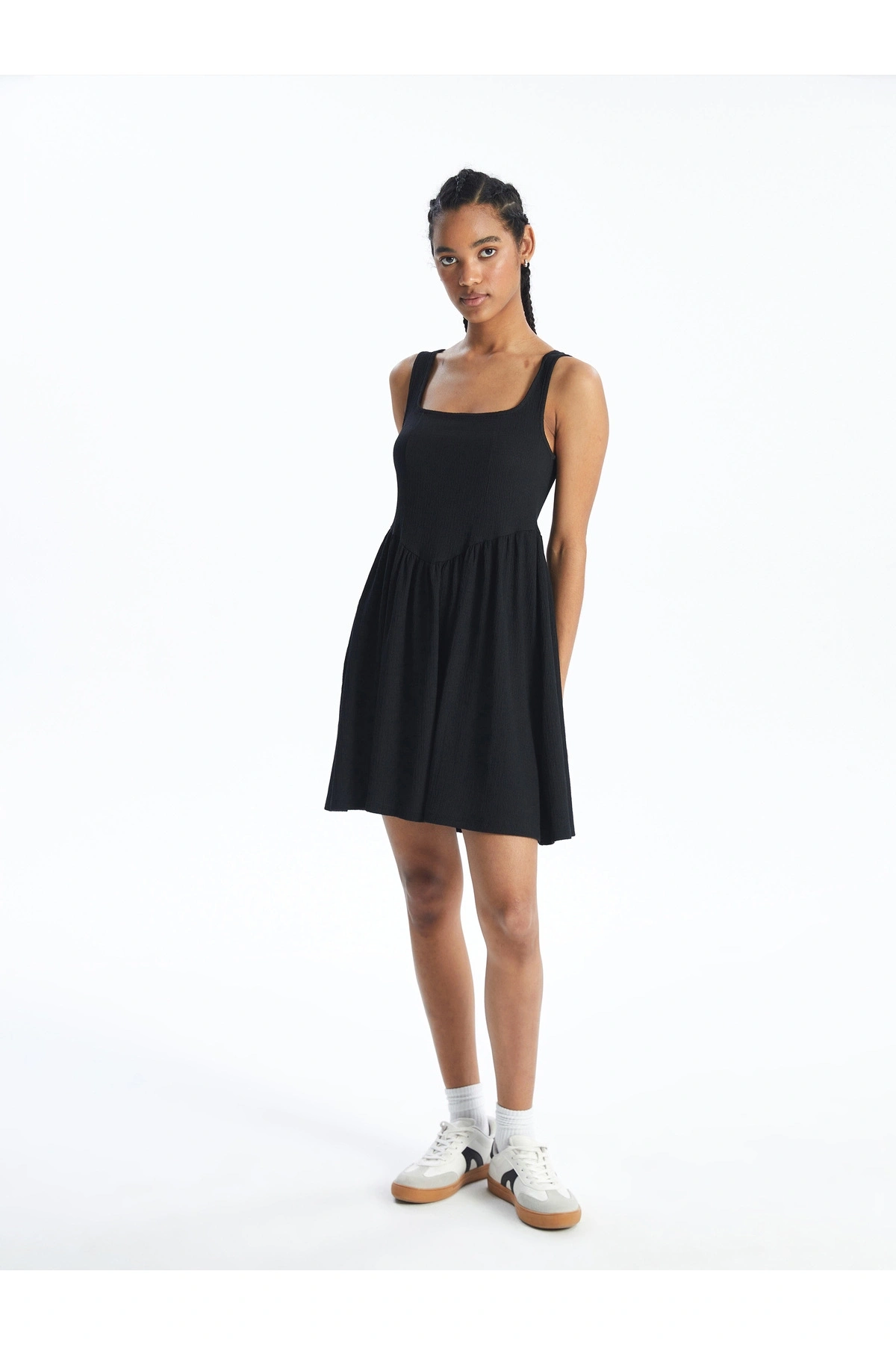 LC Waikiki U Yaka Düz Askılı Kadın Bodycon Elbise