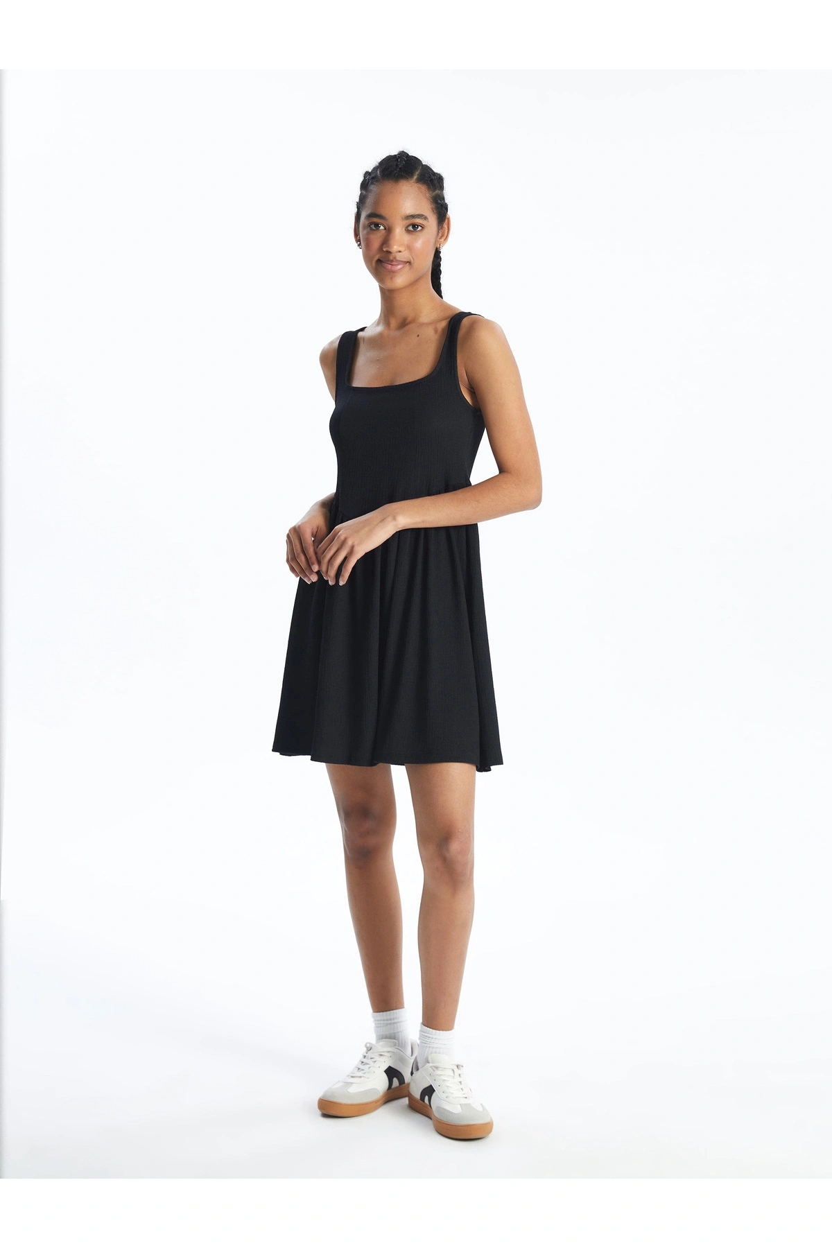 LC Waikiki U Yaka Düz Askılı Kadın Bodycon Elbise