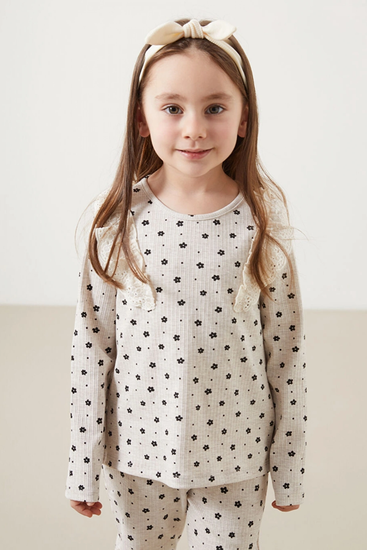 LCW Kids Bisiklet Yaka Çiçekli Kız Çocuk Bluz ve Tayt Pantolon 2li