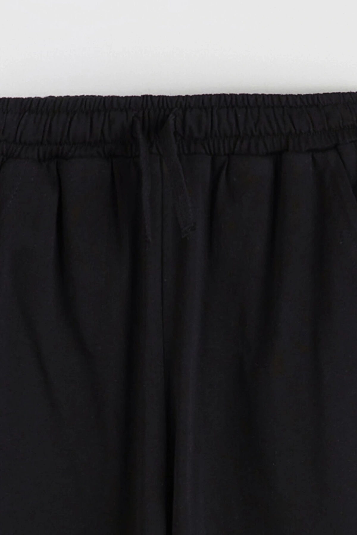 LCW Kids Siyah Beli Lastikli Erkek Çocuk Şort