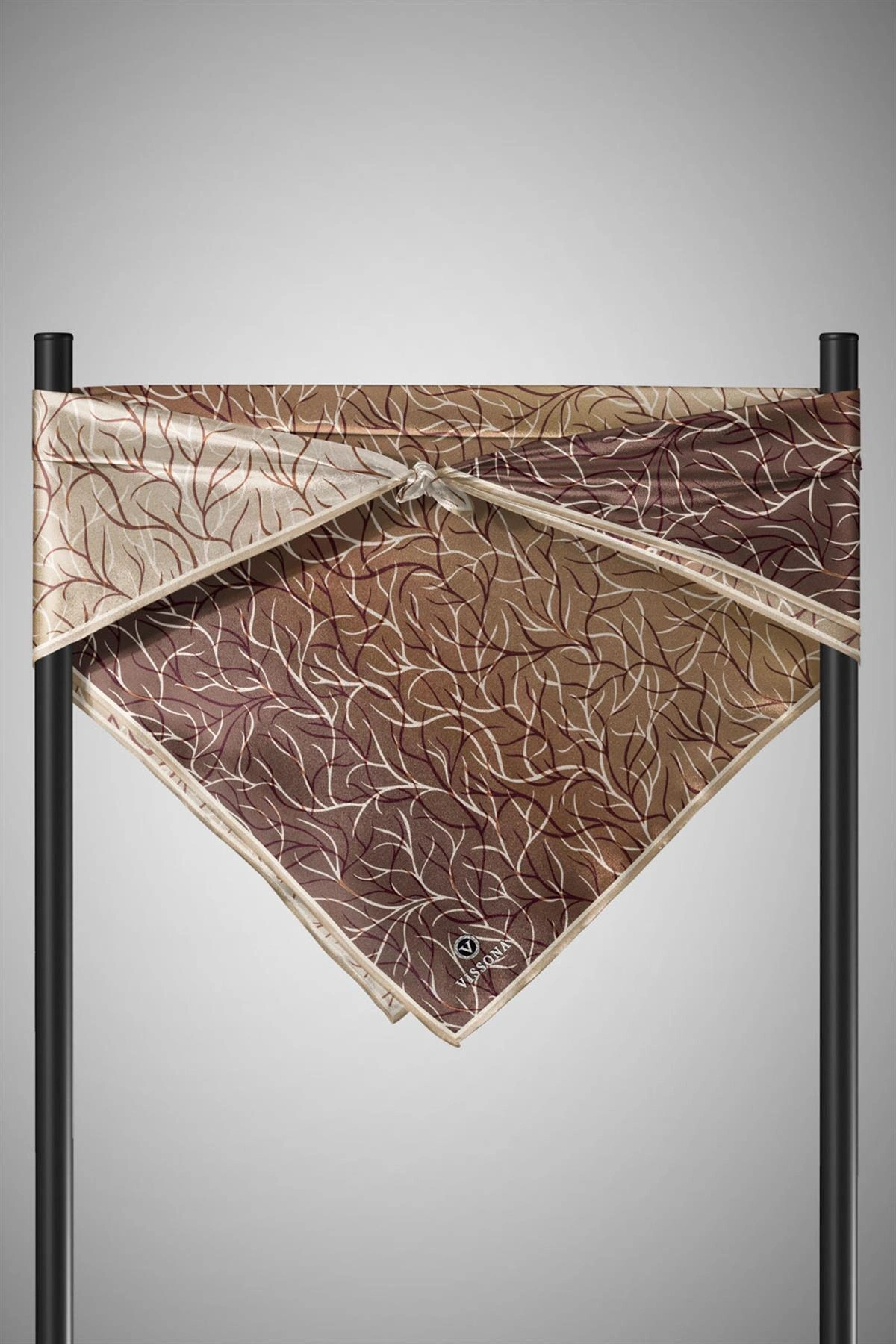 Vissona %100 Twill İpek Degrade Desenli Taş Renkli 90x90 Eşarp Dikim Şekli : El Dikişi