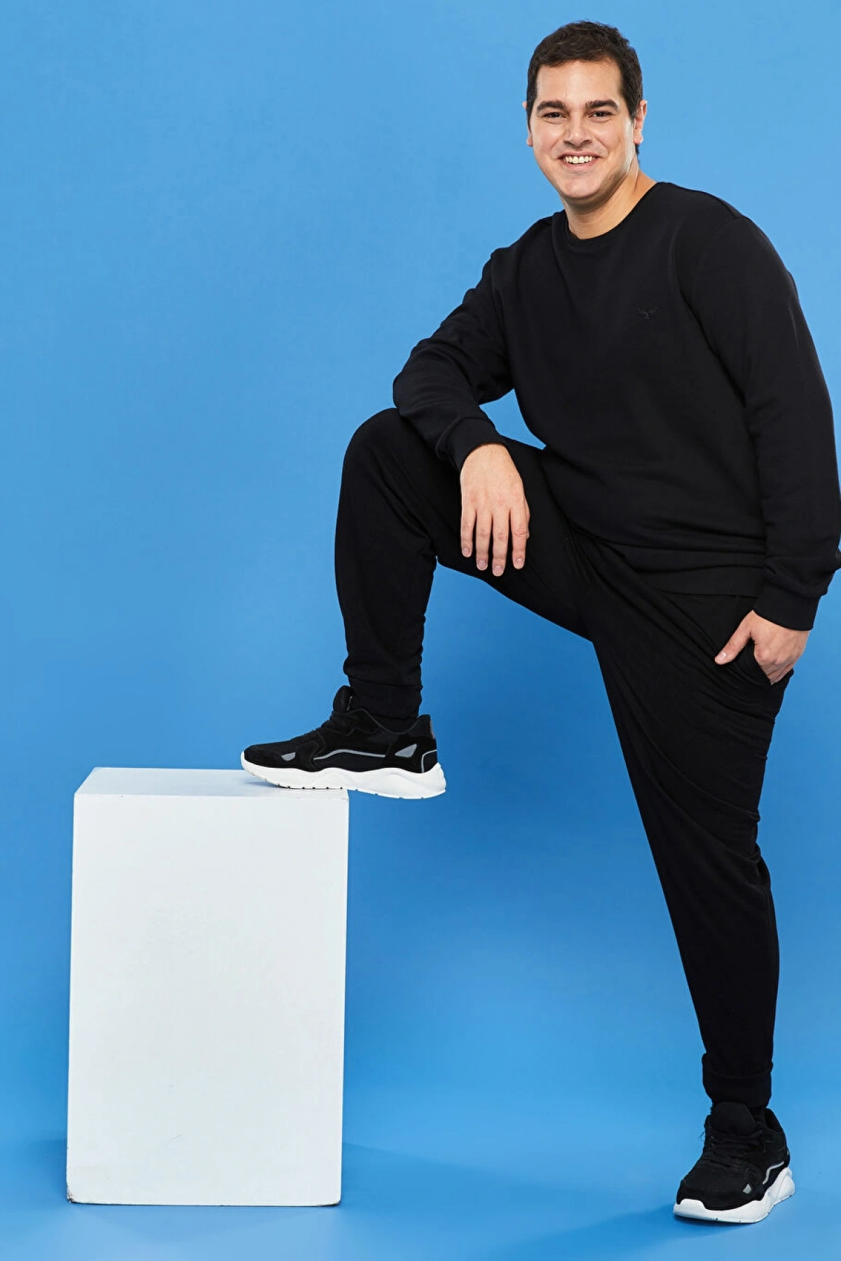 LCWAIKIKI Basic Siyah Büyük Beden Bisiklet Yaka Uzun Kollu Basic Erkek Sweatshirt