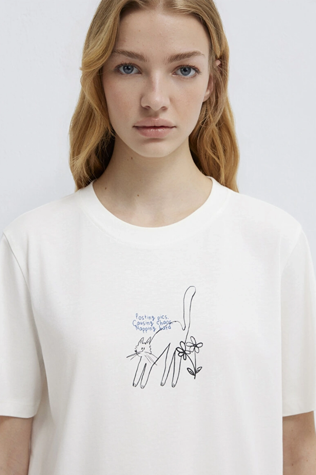 MAVİ KEDİ BASKILI TİŞÖRT Hindistan Ceviz