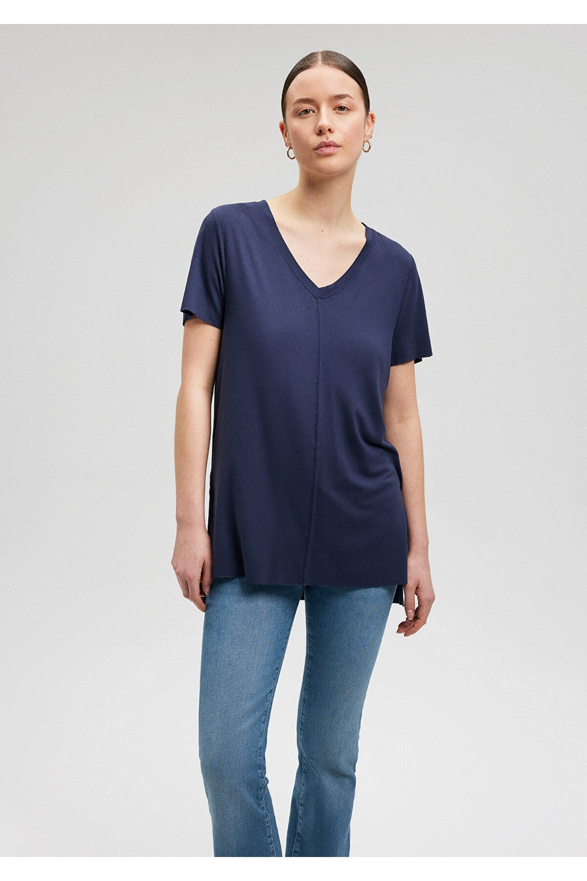 Mavi V Yaka Lacivert Basic Viskoz Tişört Loose Fit / Bol Rahat Kesim