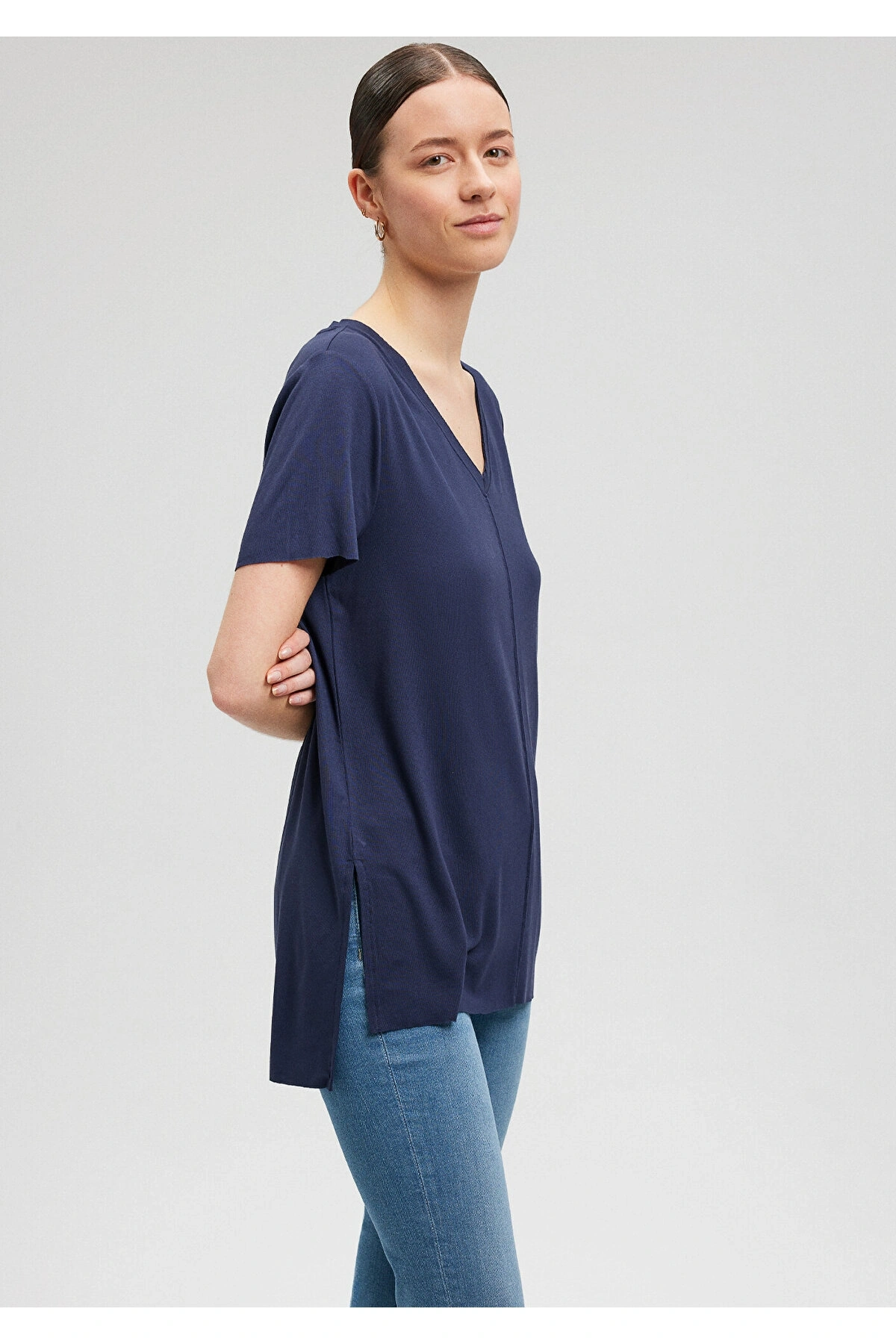 Mavi V Yaka Lacivert Basic Viskoz Tişört Loose Fit / Bol Rahat Kesim