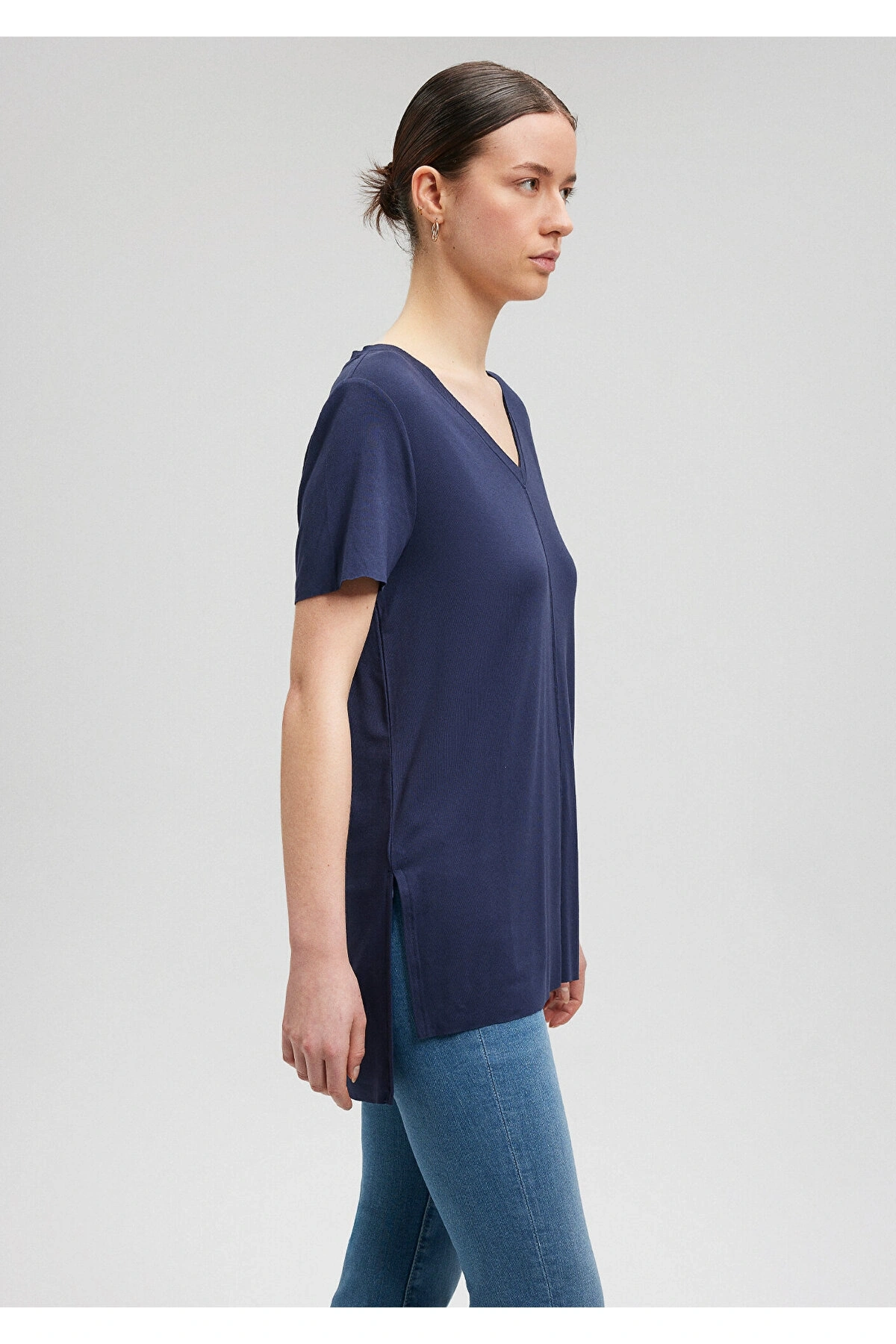 Mavi V Yaka Lacivert Basic Viskoz Tişört Loose Fit / Bol Rahat Kesim