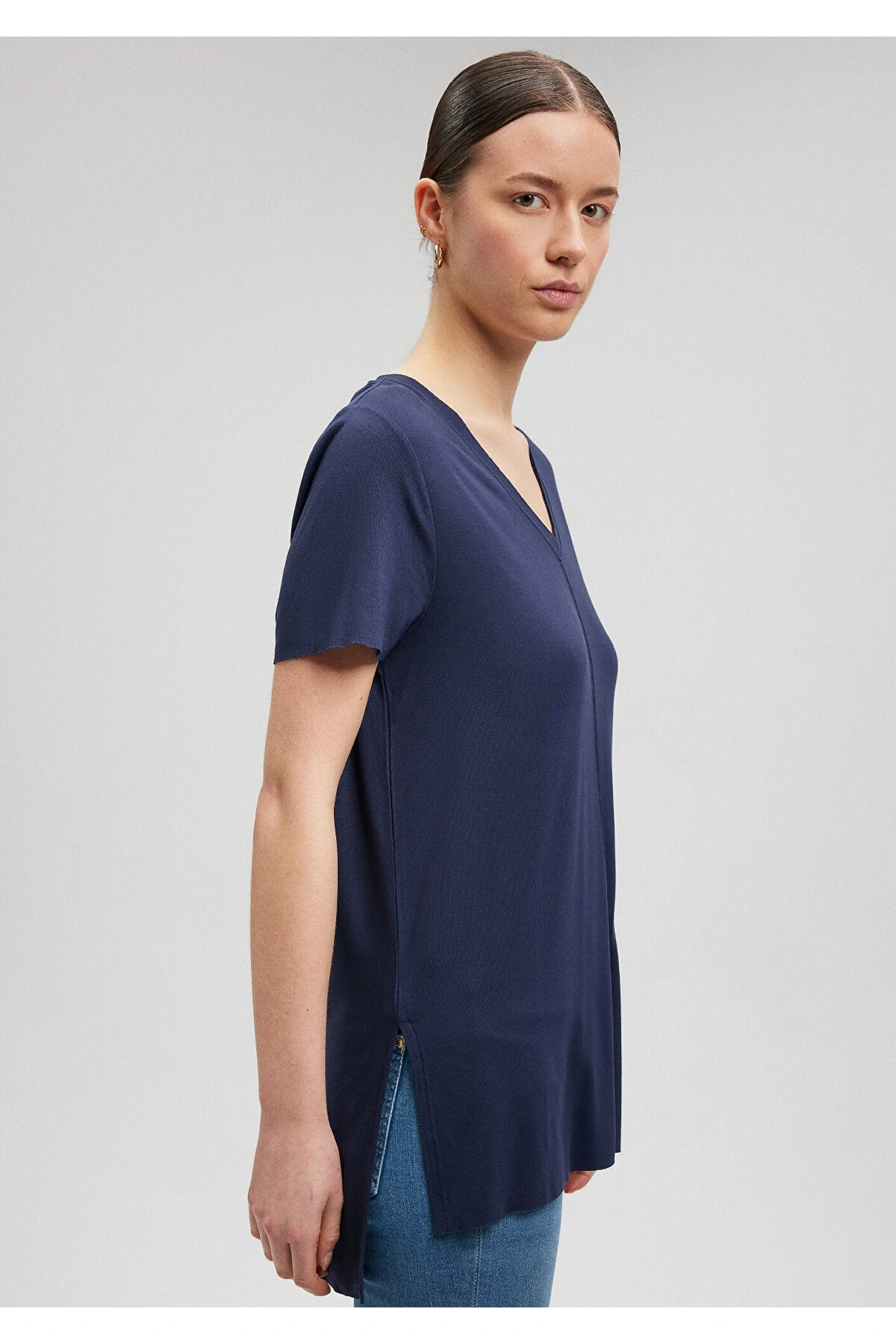 Mavi V Yaka Lacivert Basic Viskoz Tişört Loose Fit / Bol Rahat Kesim