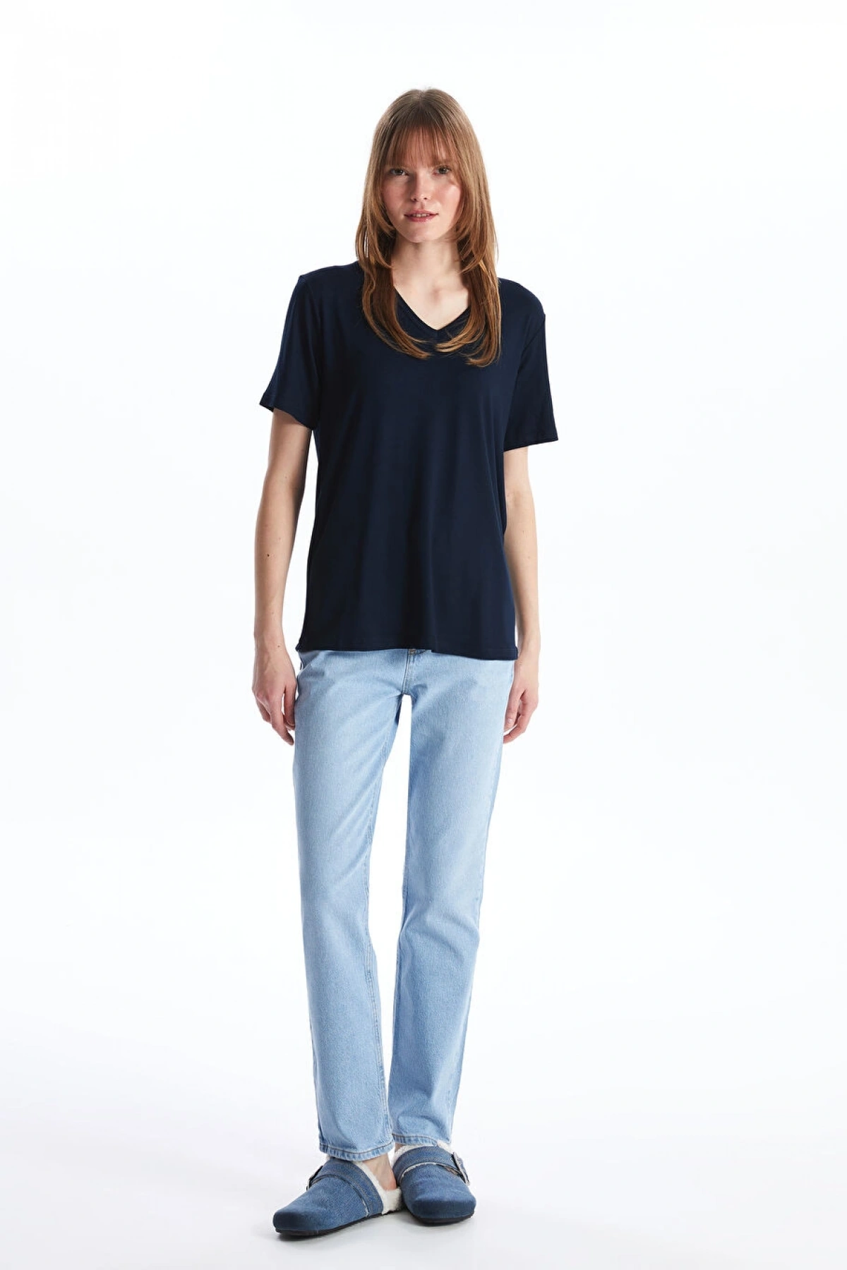 LC WAIKIKI Lacivert V Yaka Düz Kısa Kollu Kadın Tişört