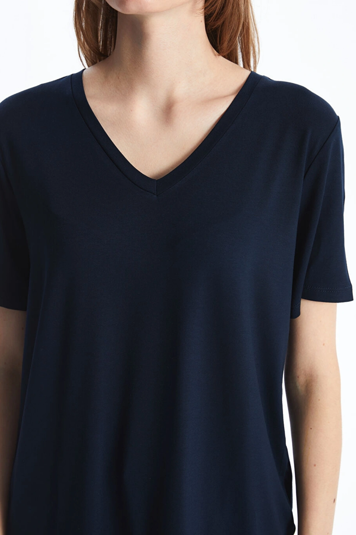 LC WAIKIKI Lacivert V Yaka Düz Kısa Kollu Kadın Tişört