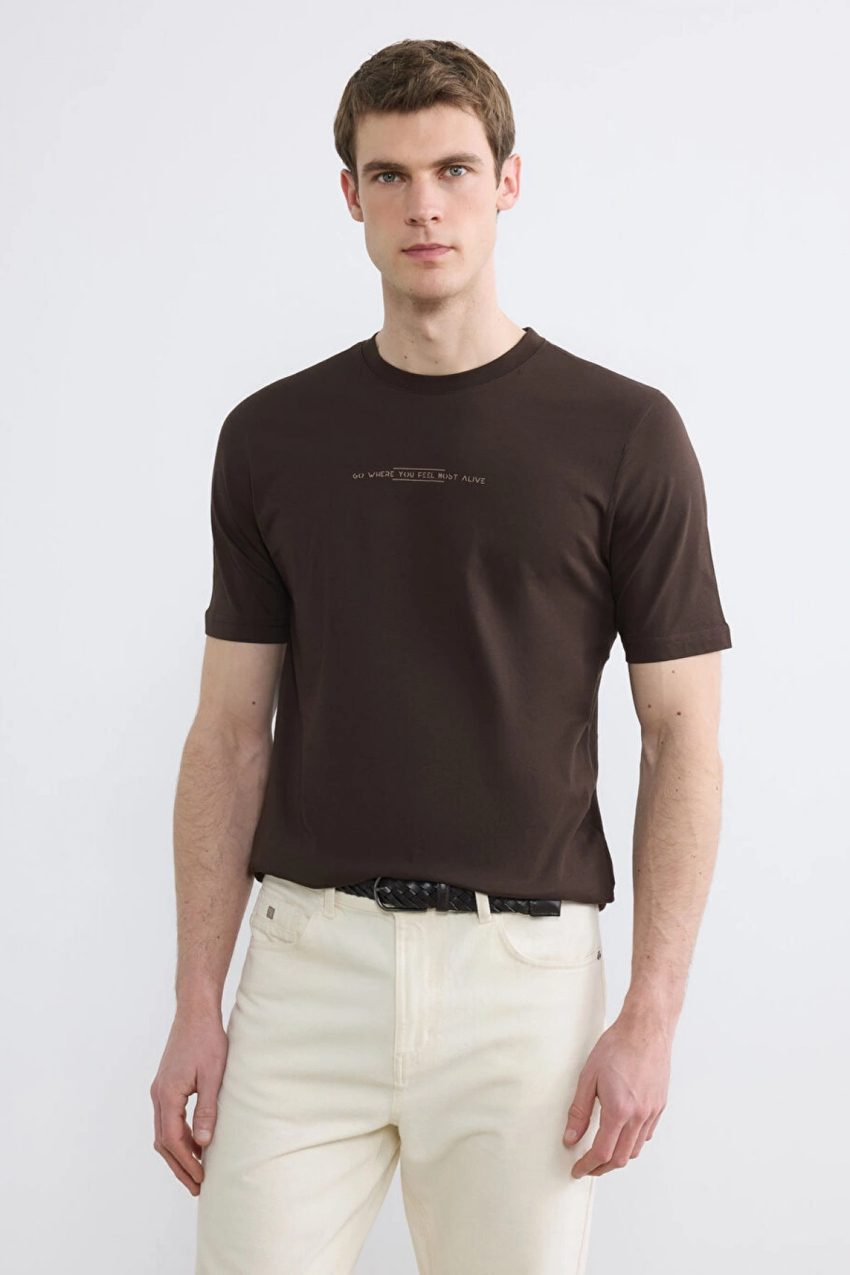 LCWAIKIKI Classic Kahverengi Bisiklet Yaka Baskılı Penye Erkek Tişört