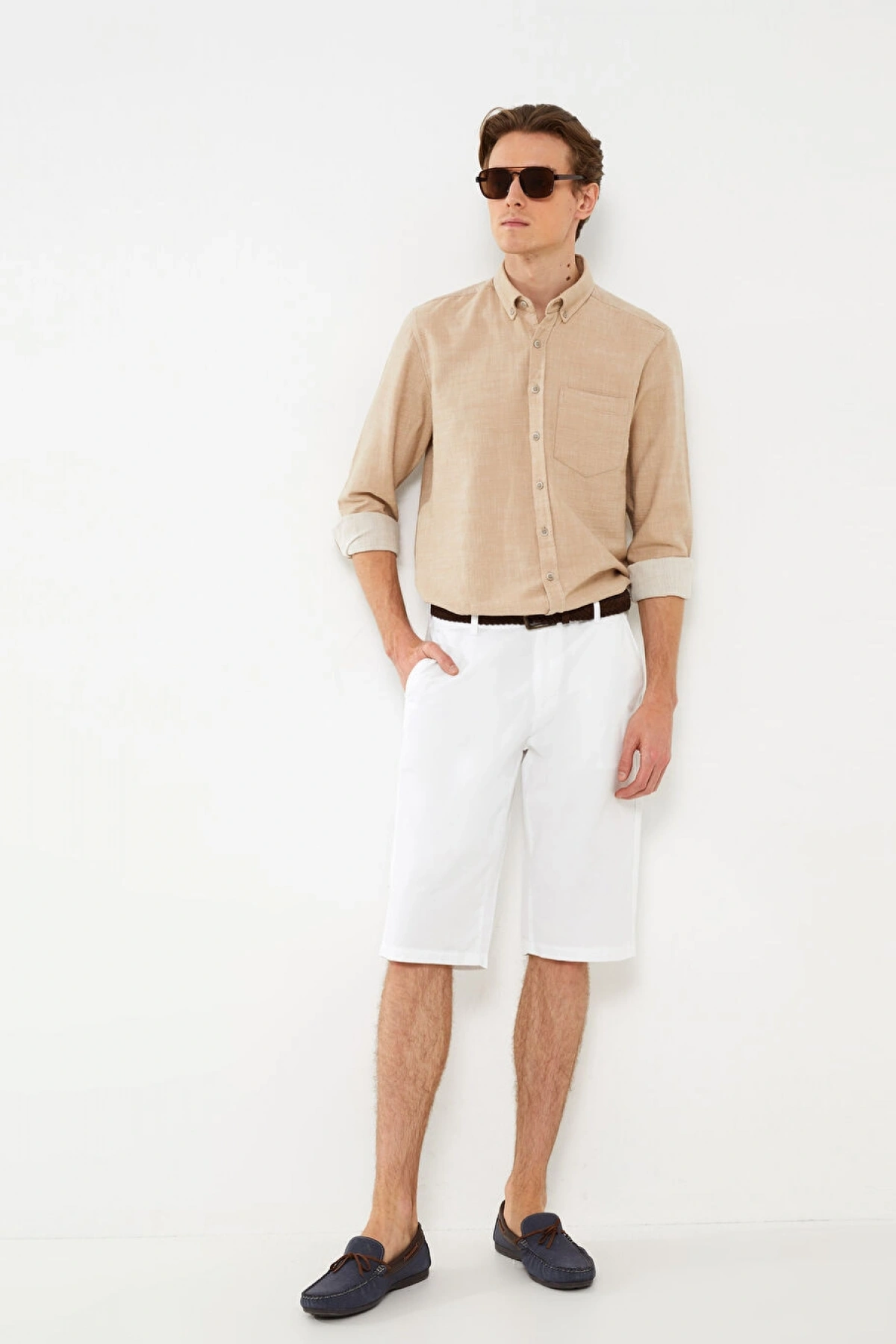 LCWAIKIKI Classic Beyaz Standart Kalıp Gabardin Erkek Bermuda Şort