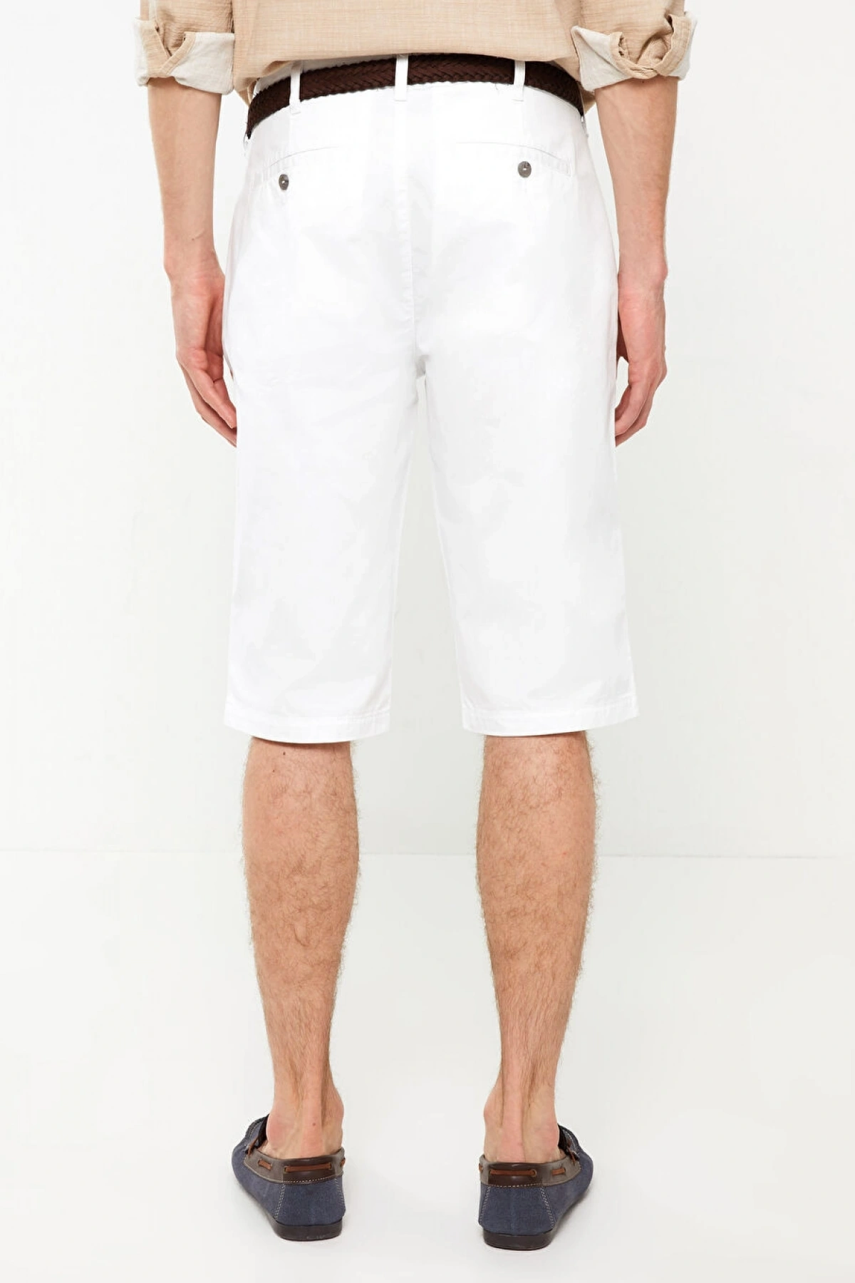 LCWAIKIKI Classic Beyaz Standart Kalıp Gabardin Erkek Bermuda Şort