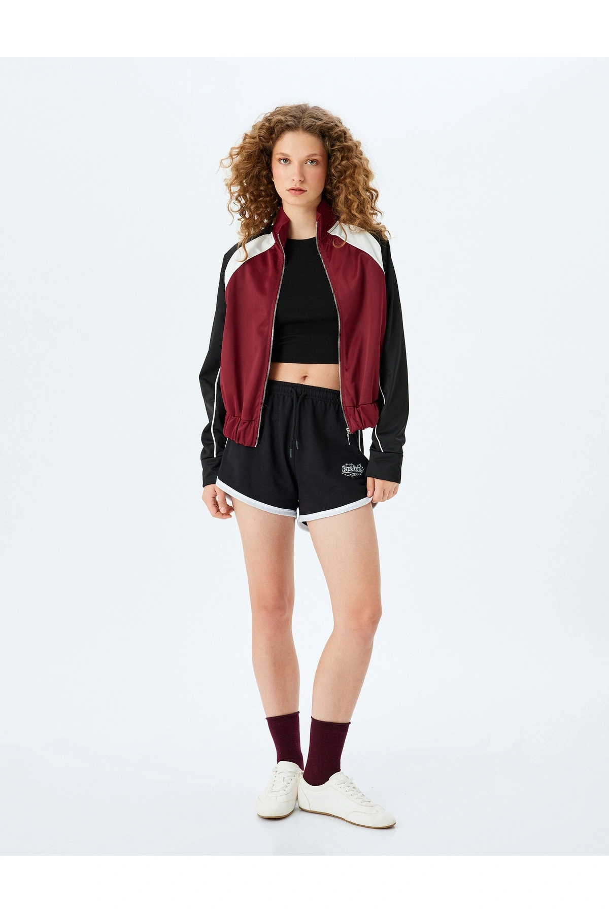 Koton Cep Detaylı Slogan Baskılı Beli Bağcıklı Biyeli Şort