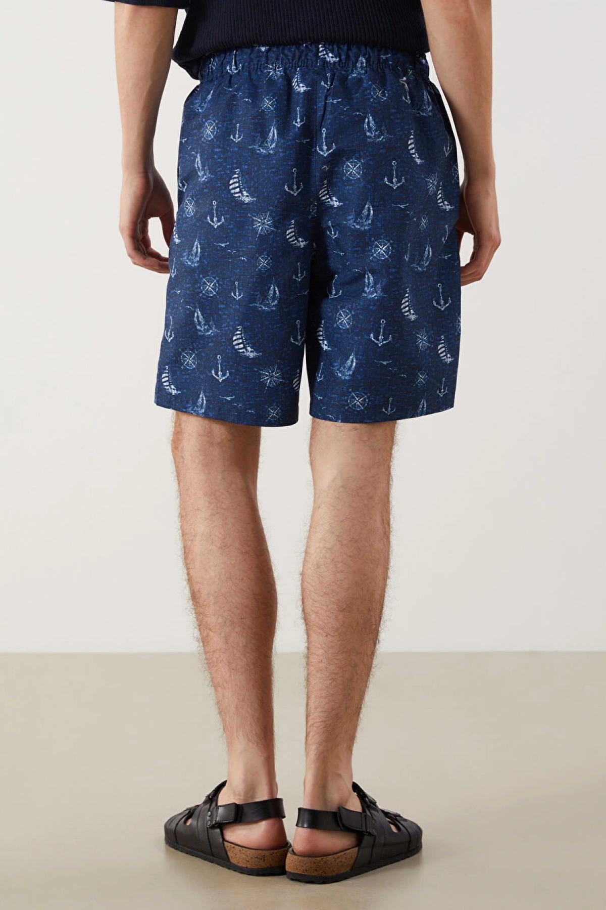 LCW SWIMWEAR Diz Hizası Boy Desenli Erkek Deniz Şortu