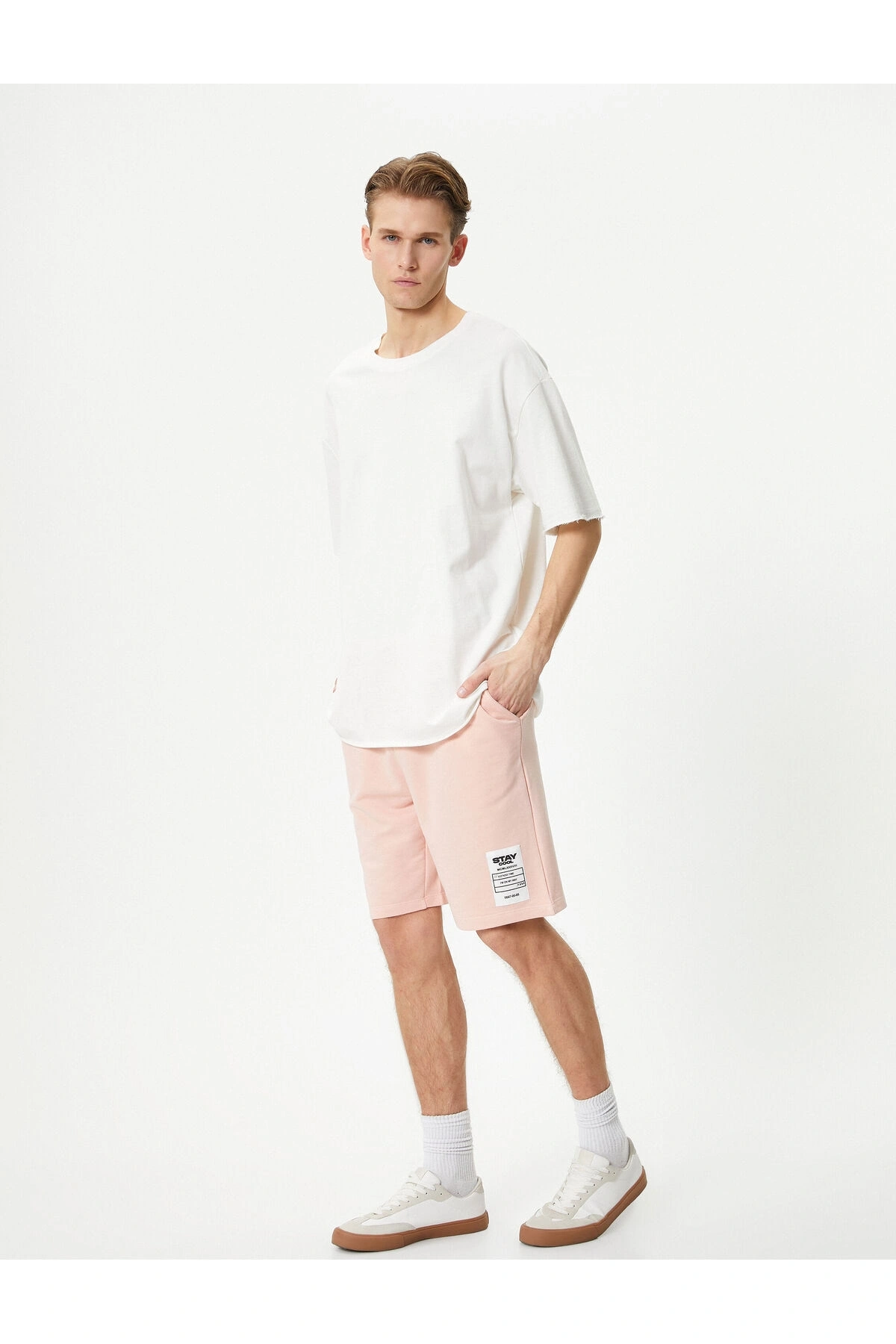 Koton Bermuda Şort Etiket Baskılı Beli Bağcıklı Cep Detaylı