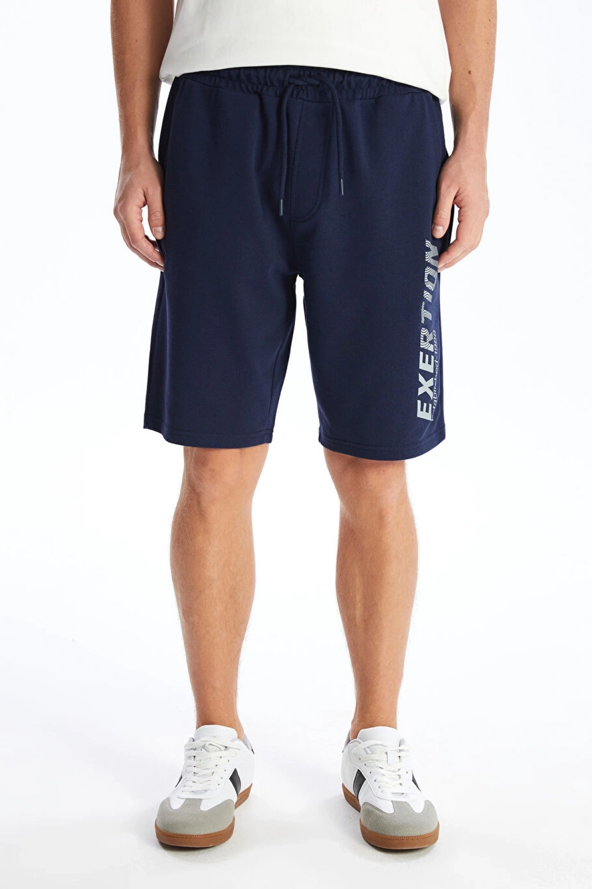 LCWAIKIKI Classic Lacivert Standart Kalıp Erkek Şort