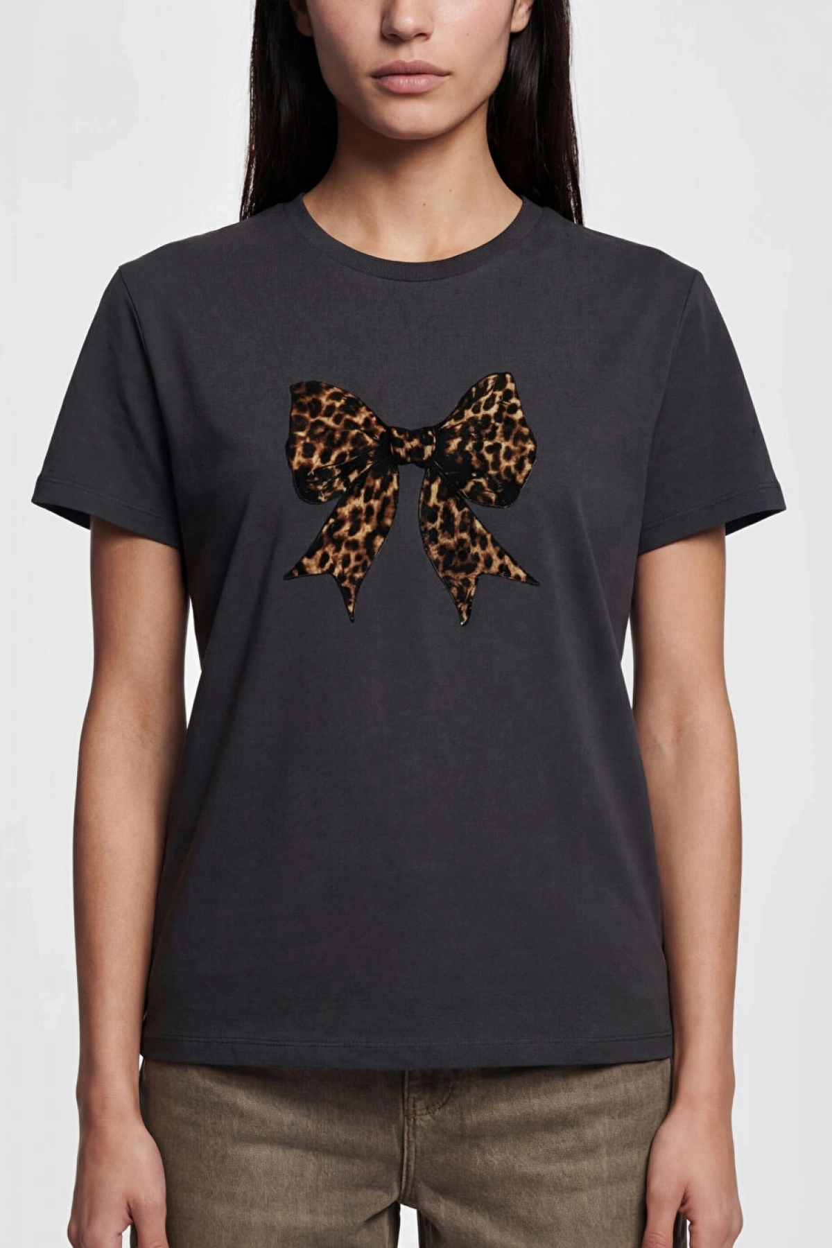 LCW Vision Siyah Bisiklet Yaka Fiyonk Baskılı Kadın Tişört