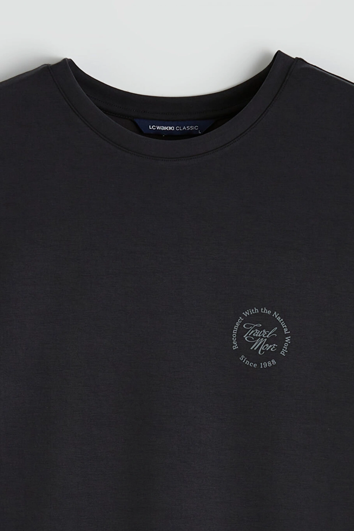 LCWAIKIKI Classic Siyah Standart Kalıp Nakışlı Erkek Tişört