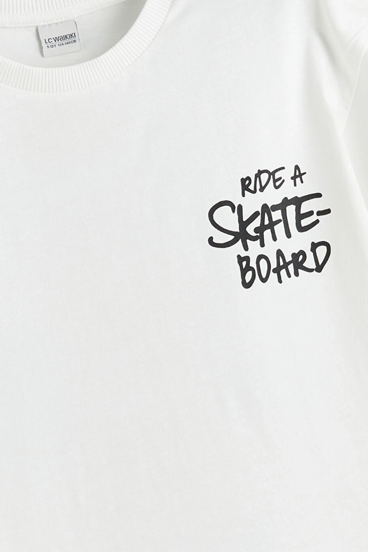 LCW Kids Ekru Bisiklet Yaka Baskılı Erkek Çocuk Tişört