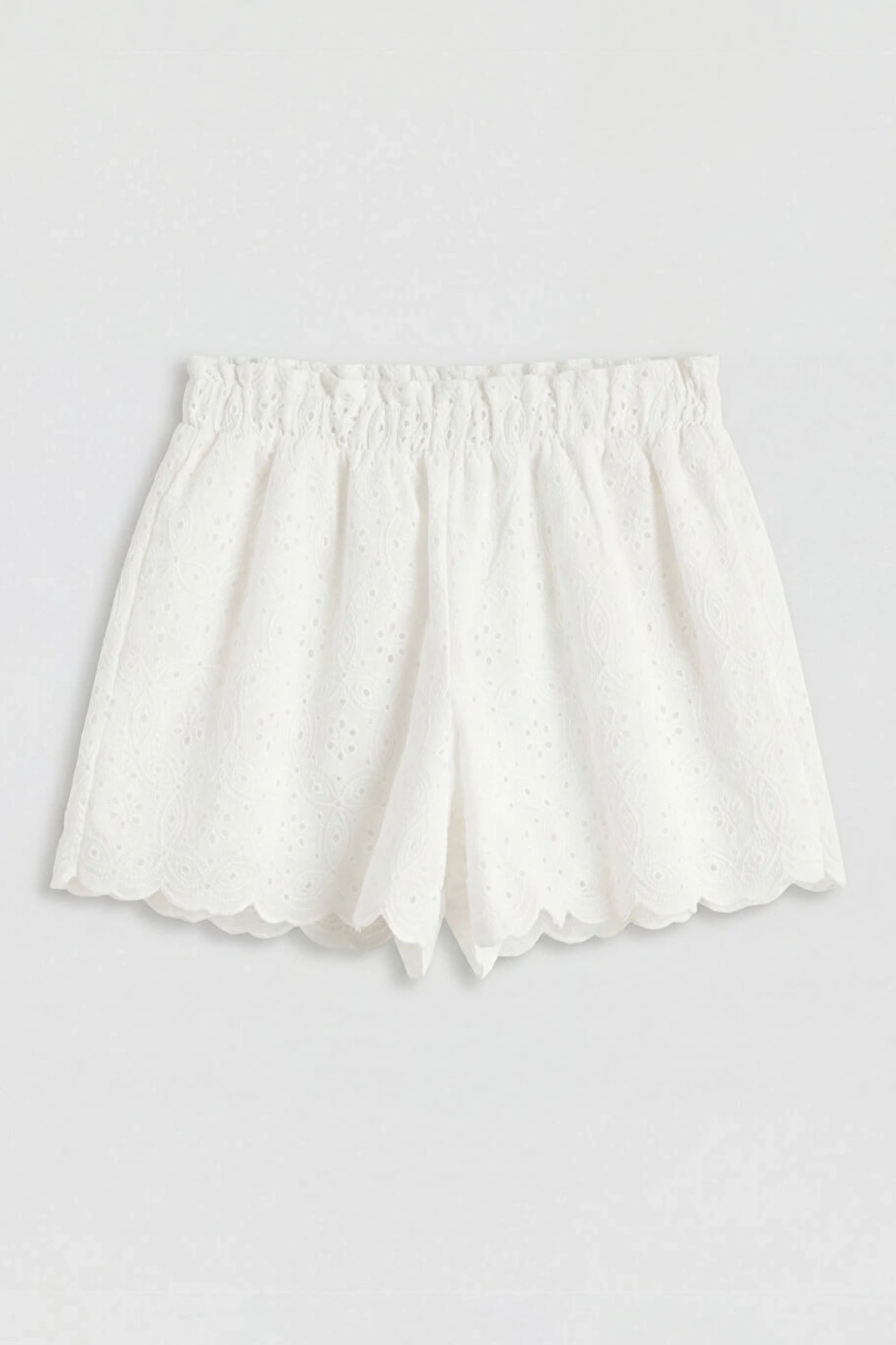 LCW Kids Ekru Brodeli Kız Çocuk Şort