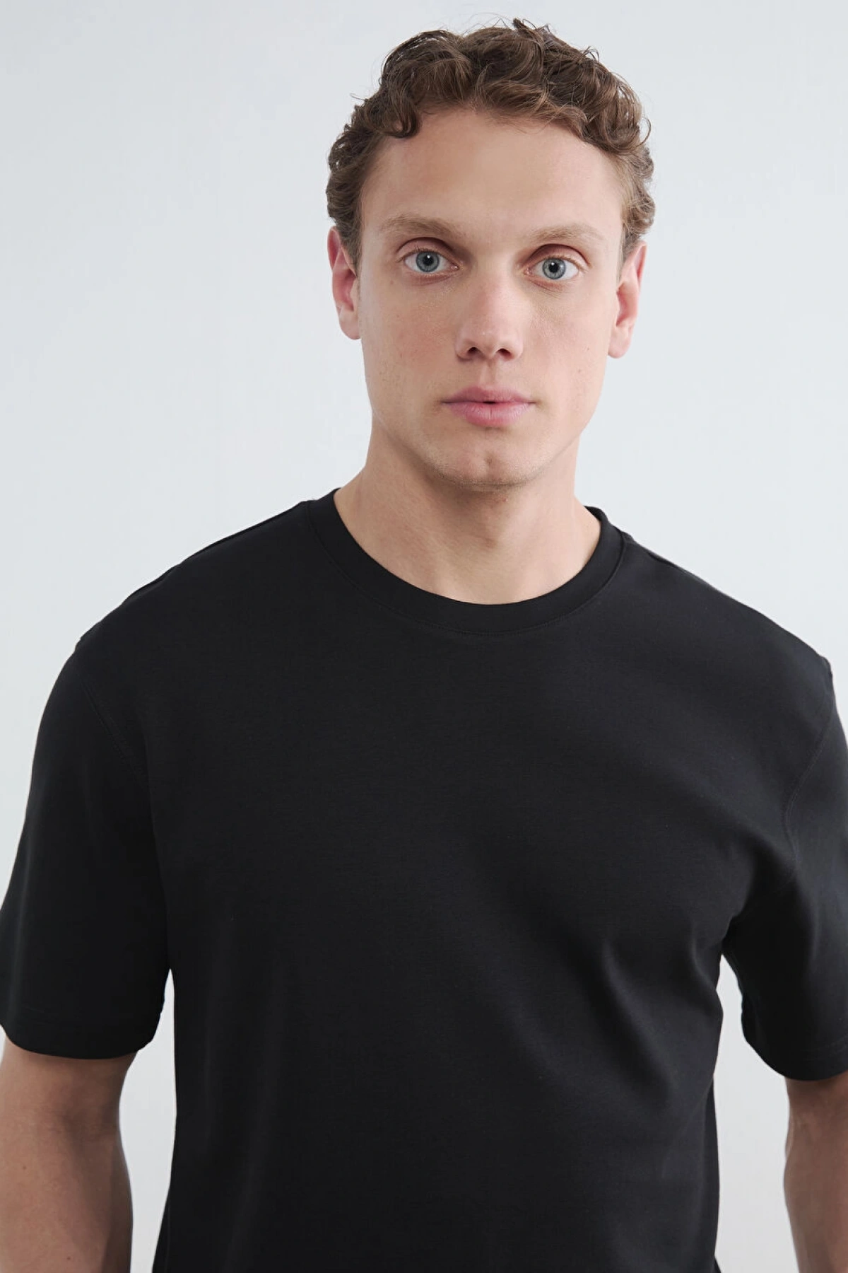 LCW Vision Siyah Bisiklet Yaka Erkek Tişört