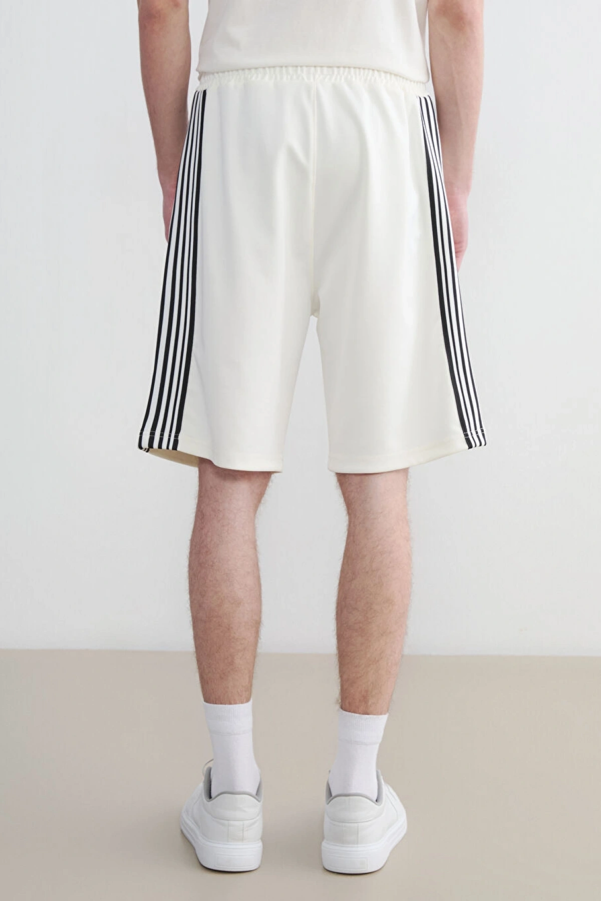 XSIDE Ekru Rahat Kalıp Erkek Şort