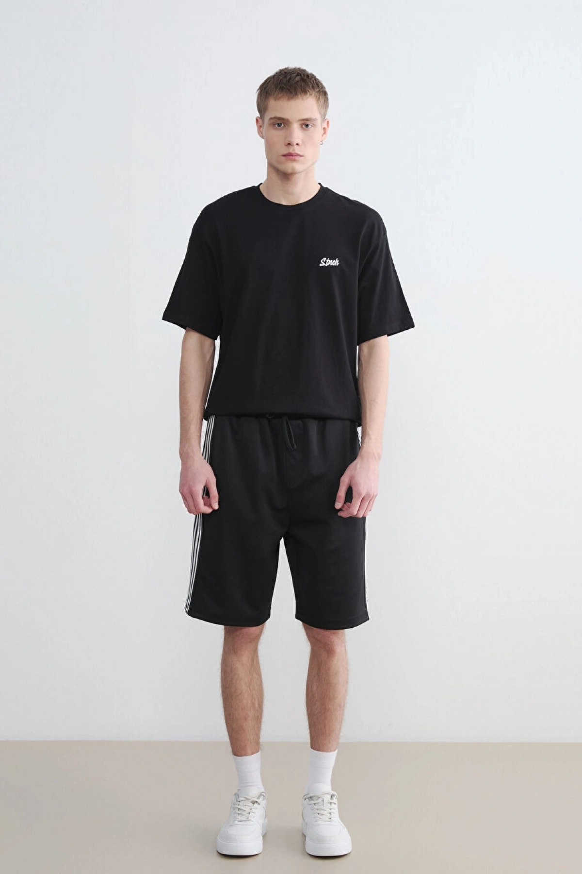 XSIDE Siyah Rahat Kalıp Erkek Şort