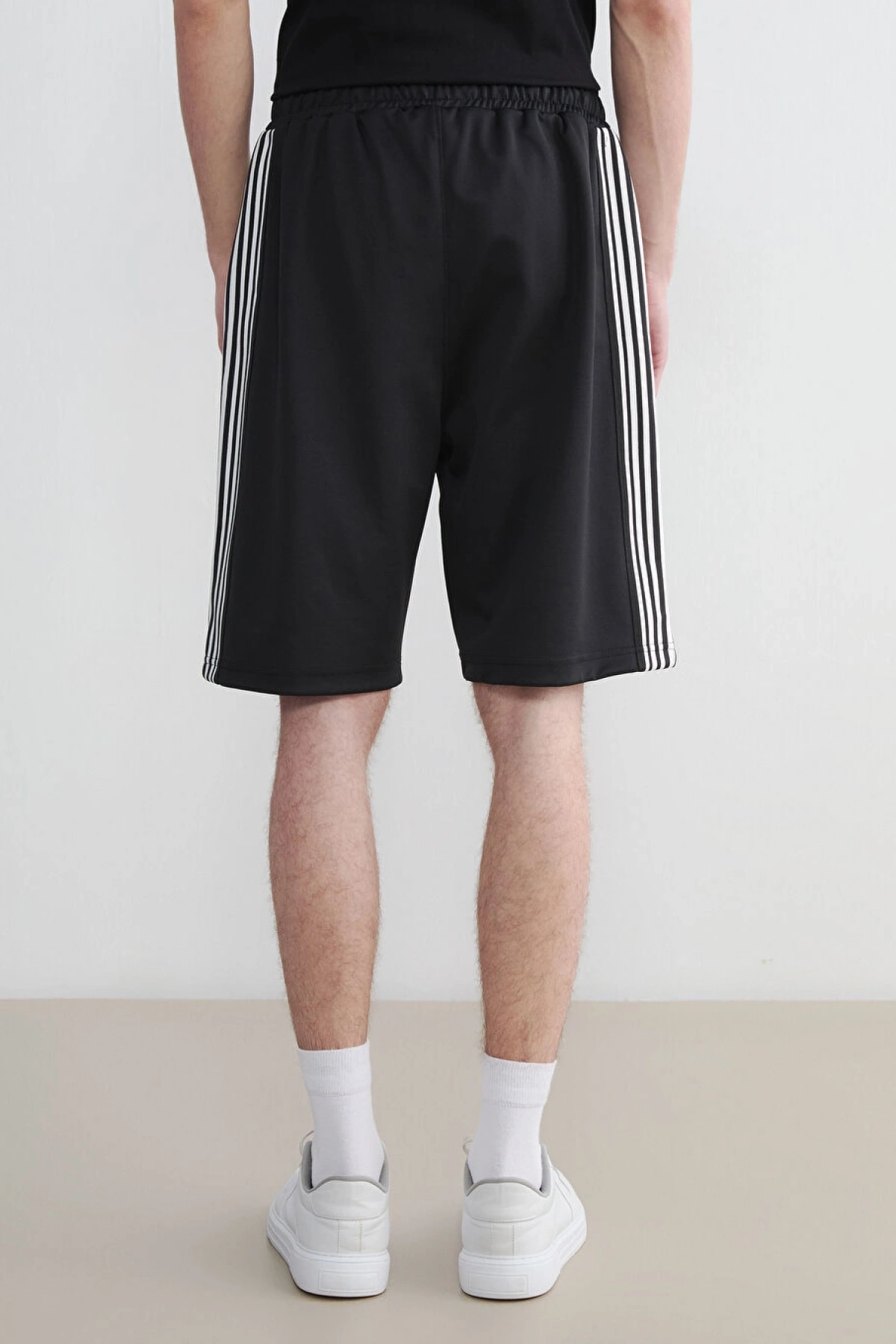 XSIDE Siyah Rahat Kalıp Erkek Şort