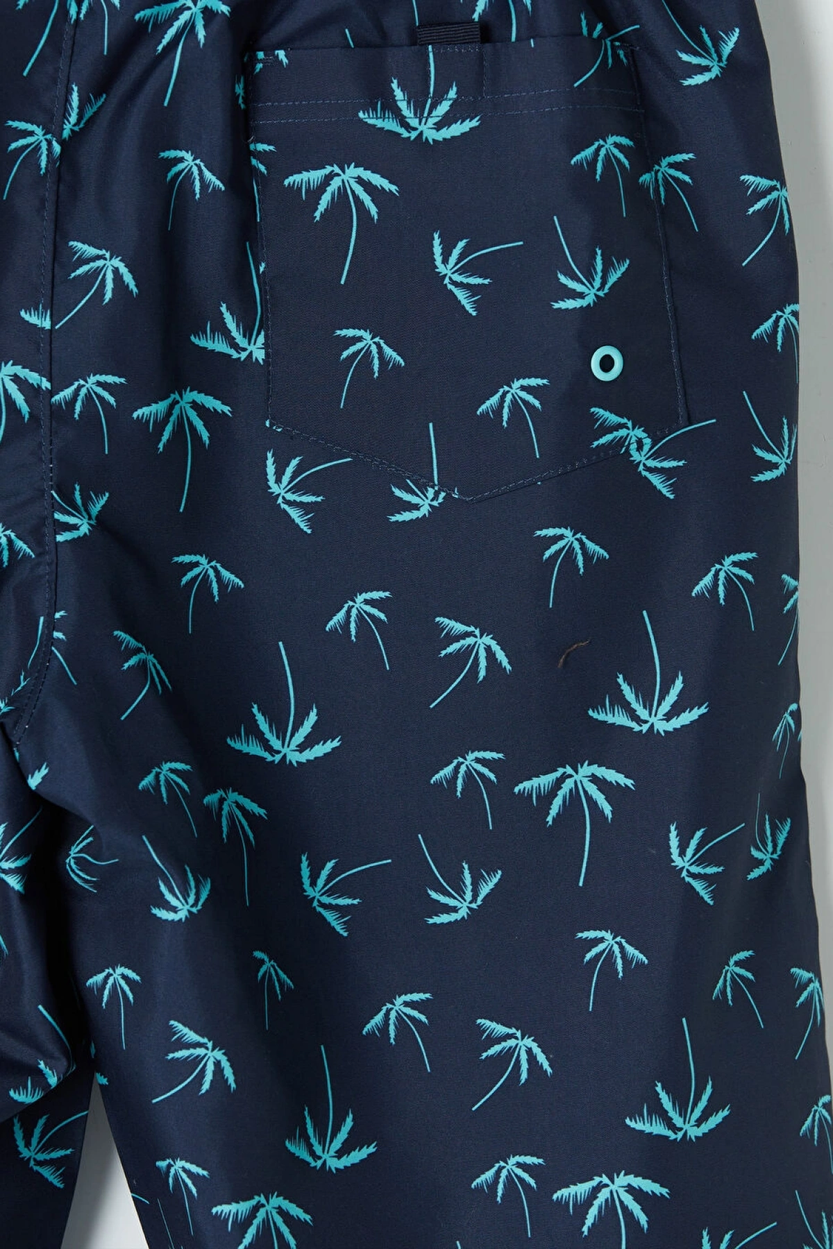 LCW Lacivert Diz Hizası Boy Palmiye Desenli Erkek Deniz Şortu