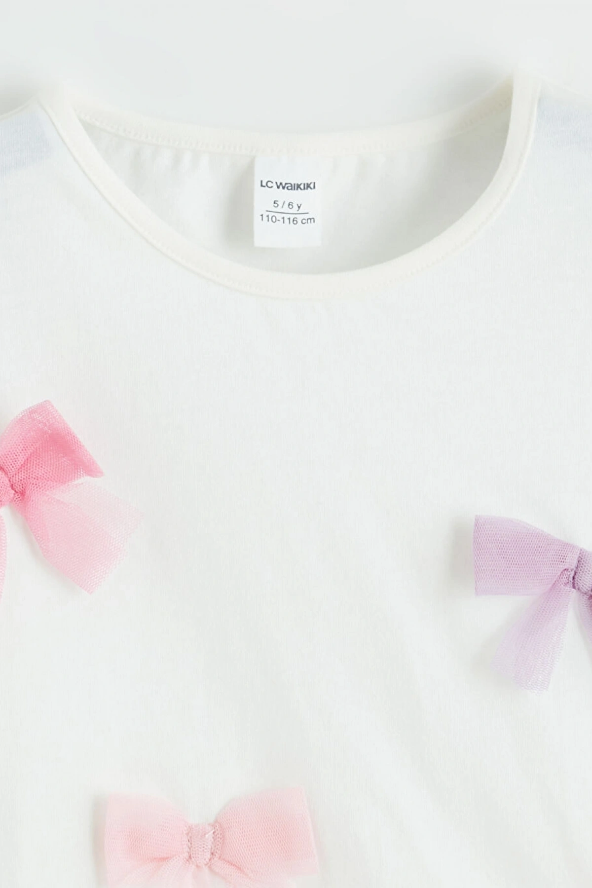 LCW Kids Ekru Kurdele Nakışlı Kız Çocuk Tişört